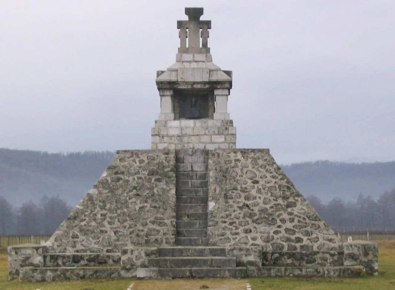 Photo showing: Monumentul Revoluției de la 1821 din Padeș, Gorj.