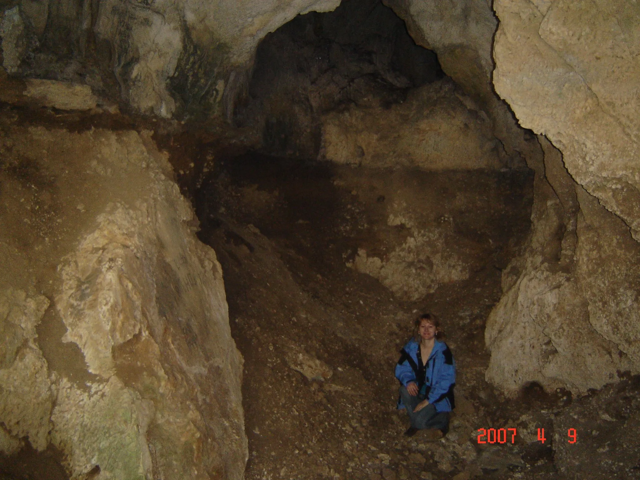 Photo showing: Așezarea paleolitică de la Boroşteni, sat Boroşteni, comuna Peştişani, Gorj, "Peștera Cioarei", Paleolitic superior