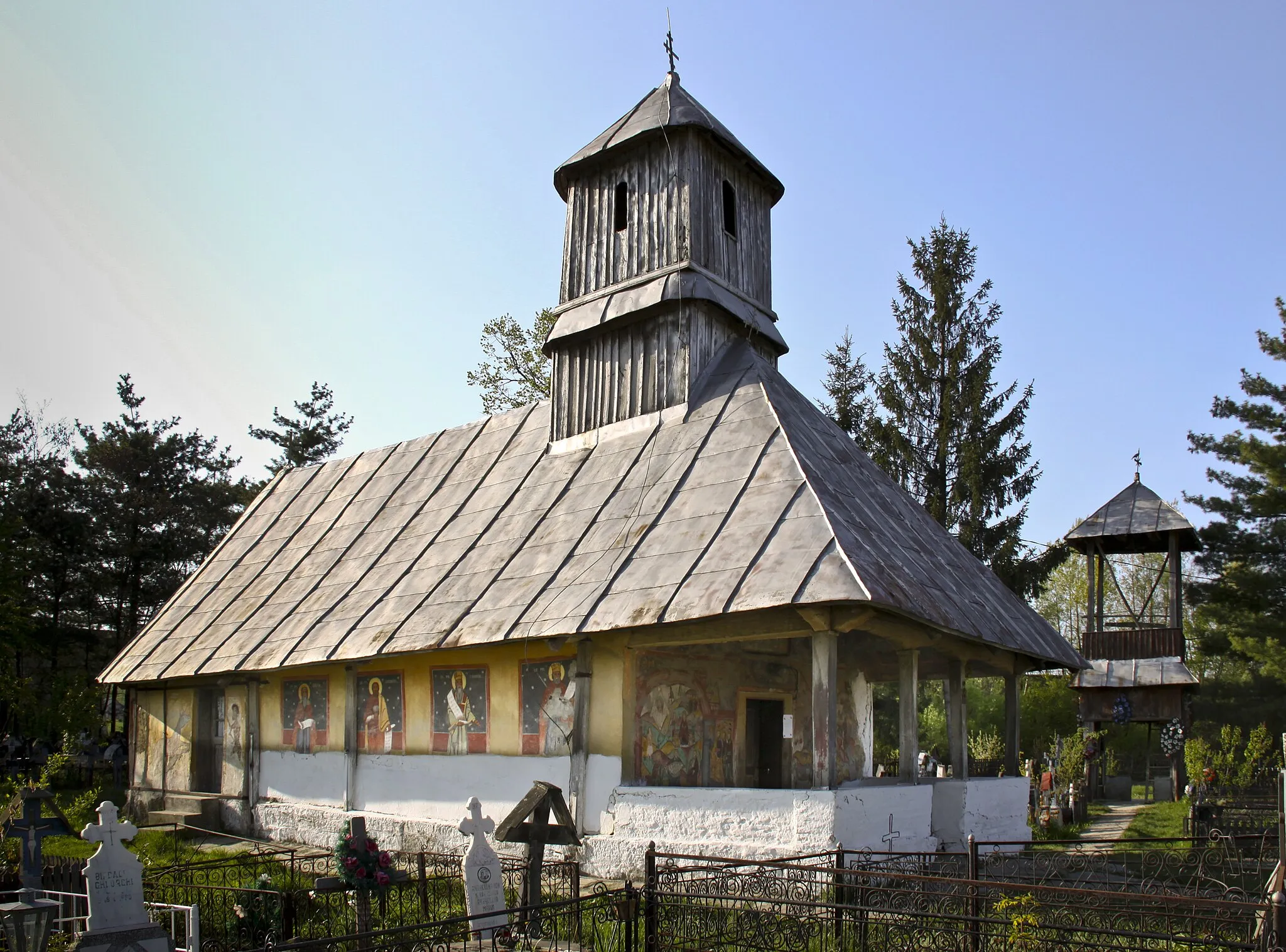 Photo showing: Dămţeni, Vâlcea county, Romania: the wooden church.