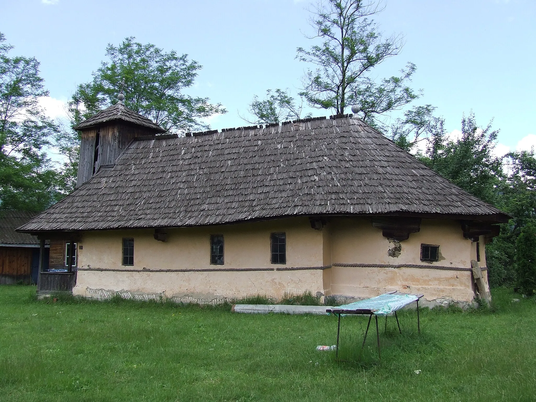 Photo showing: Biserica de lemn din Copăceni, comuna Racovița,județul Vâlcea.