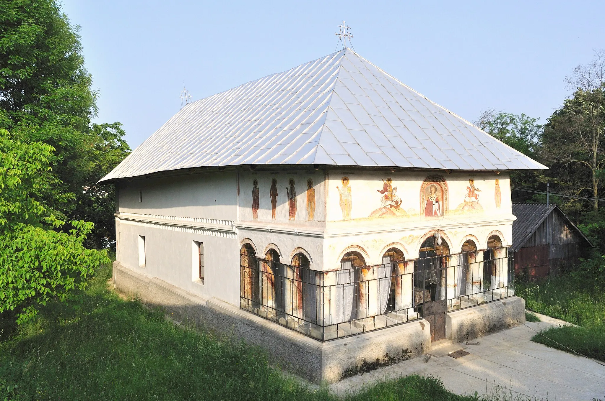 Photo showing: Biserica „Sfântul Nicolae” din satul Bărbătești, cătunul Vătășești, județul Vâlcea