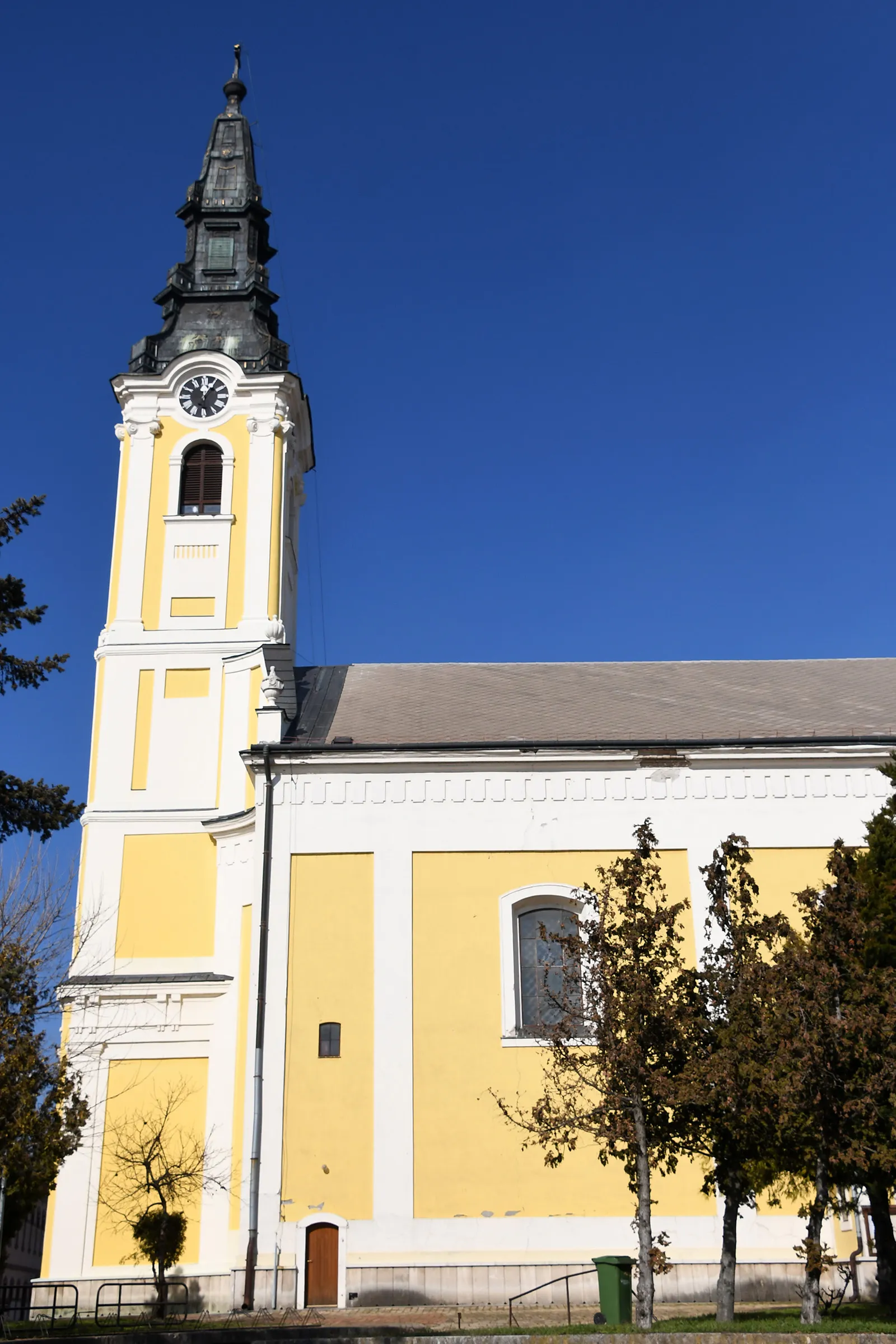 Photo showing: Roman Catholic church in Kiskundorozsma, Szeged, Hungary