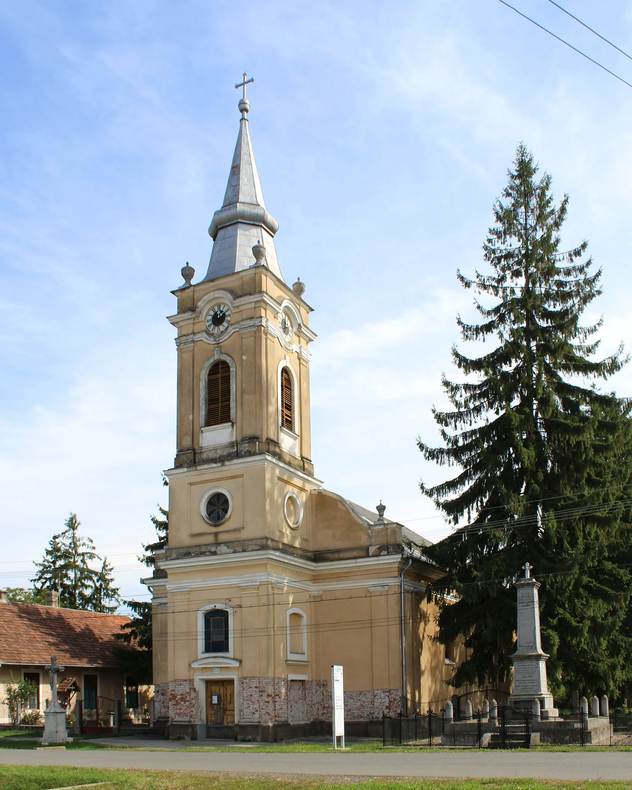 Photo showing: Romano-Catolic Church, Neudorf, Arad County, Romania, built 1771-1841