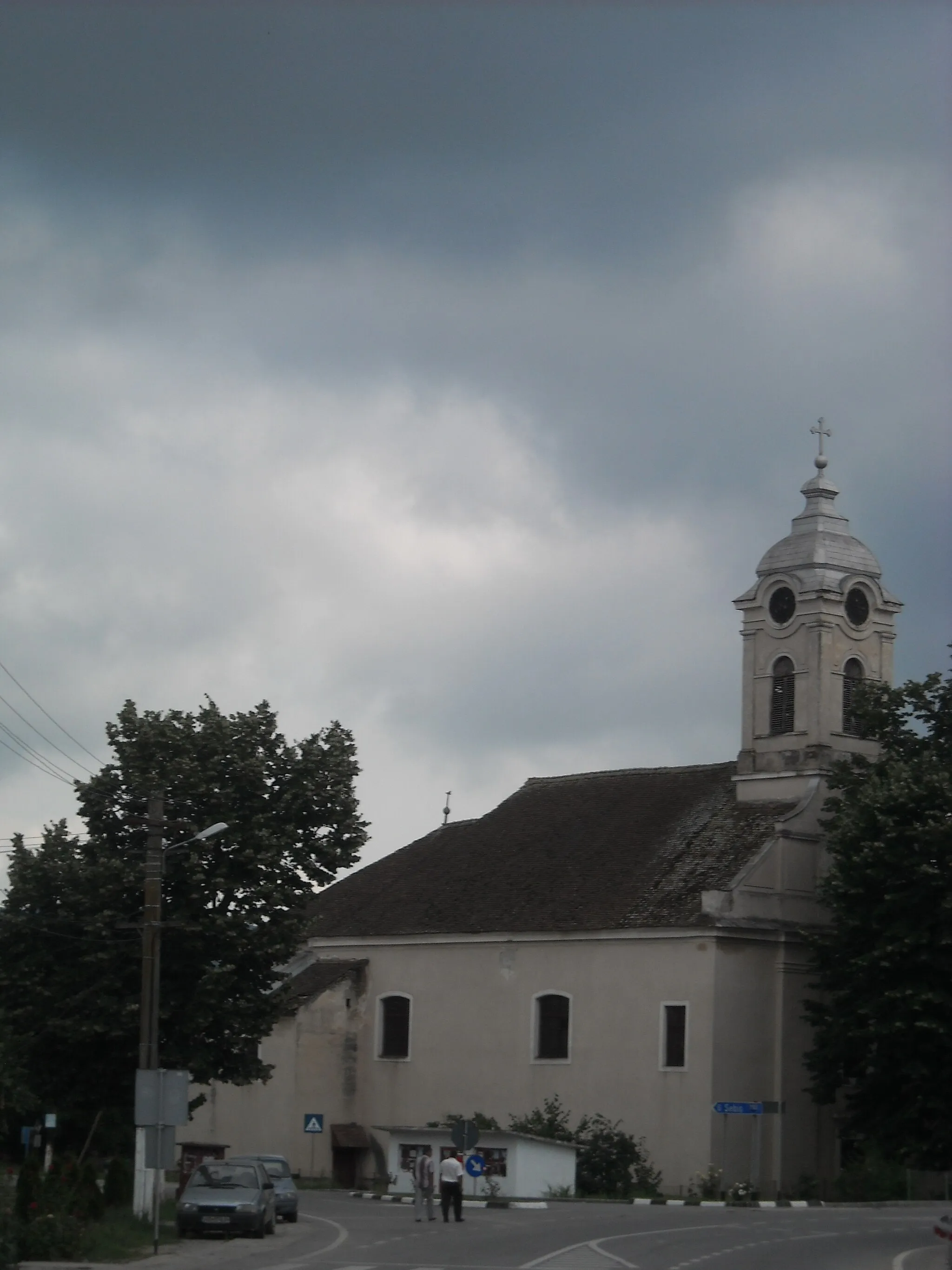 Photo showing: Roman Catholic church in Buteni/Buttyin, Romania