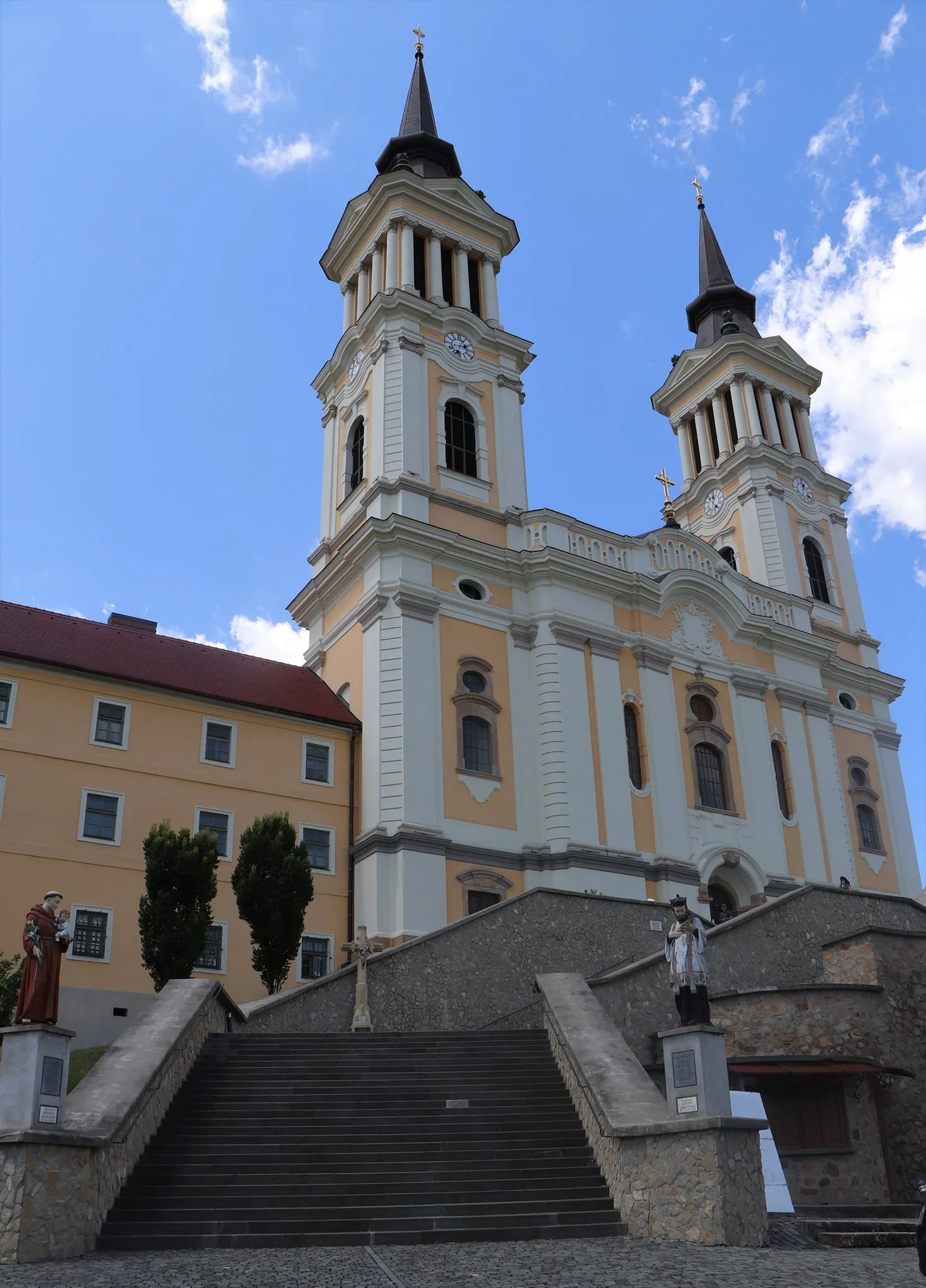 Photo showing: Vedere frontală a Mănăstirii