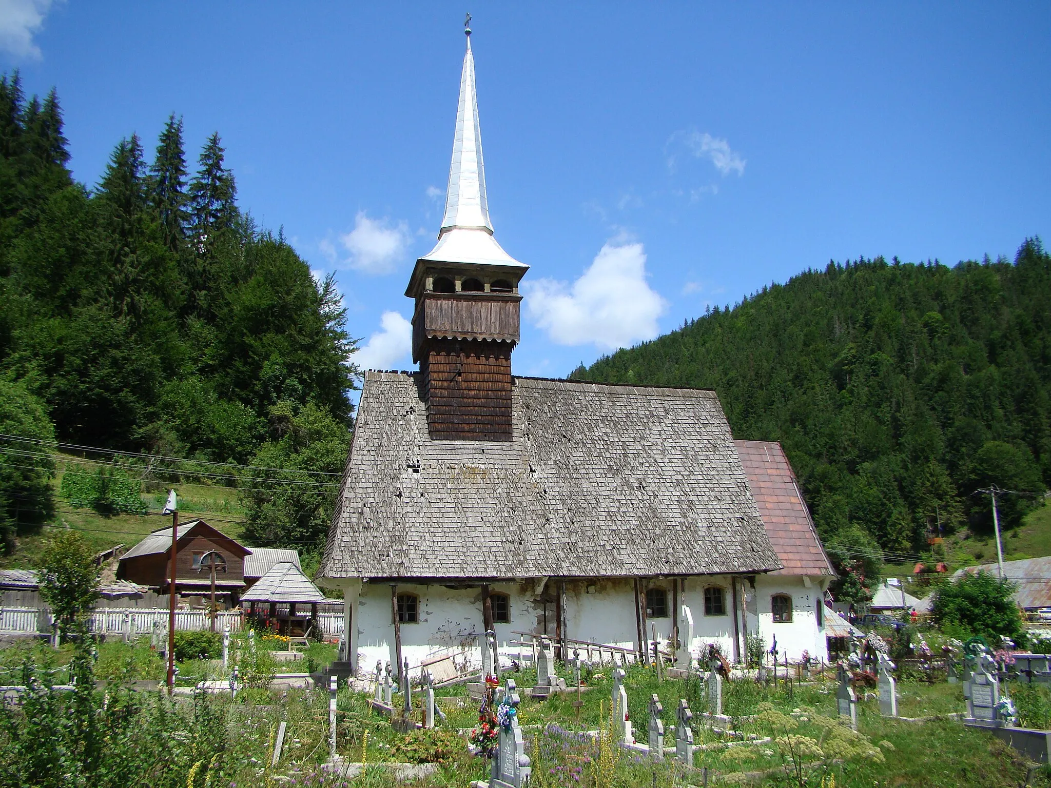 Photo showing: Wooden church in Garda de Sus