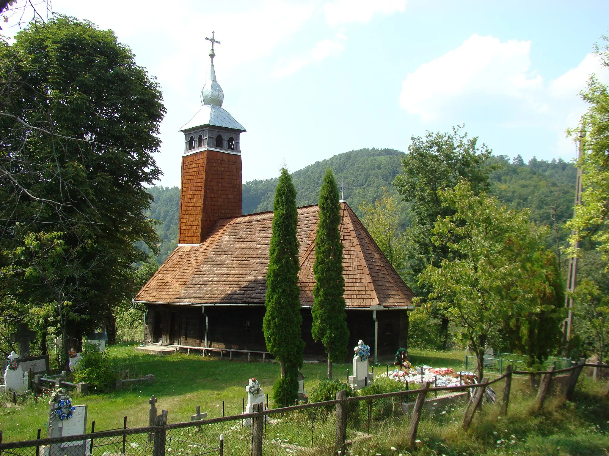 Photo showing: Biserica de lemn din Brădățel-județul Hunedoara