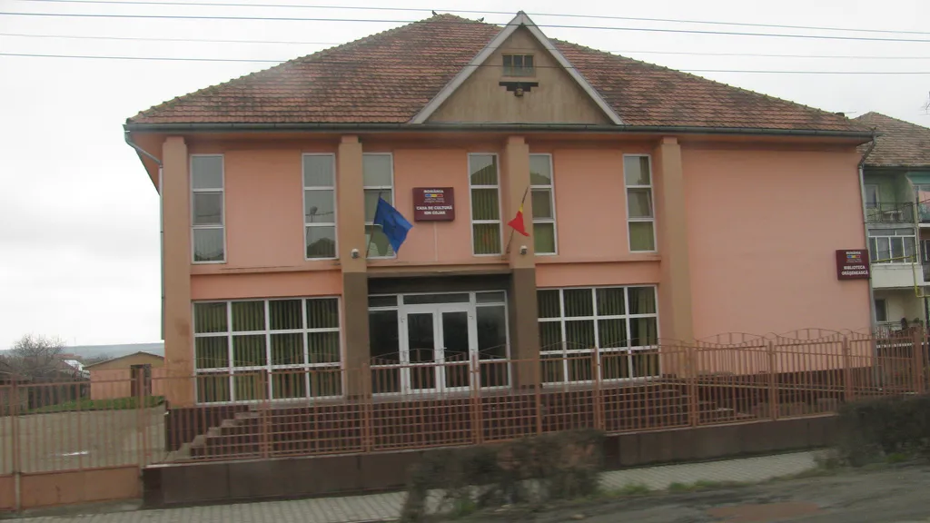Photo showing: Orasul Recaş - Casa de Cultura si Biblioteca oraseneasca