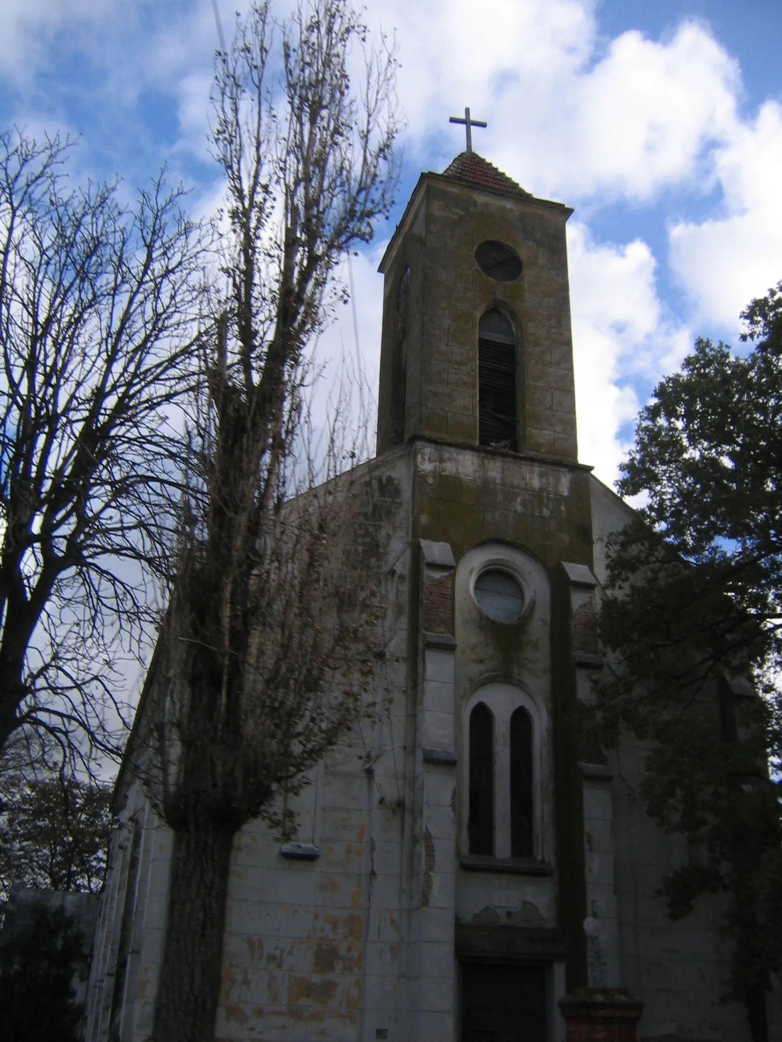 Photo showing: Biserica romano-catolică din Sânmihaiu German, Timiș