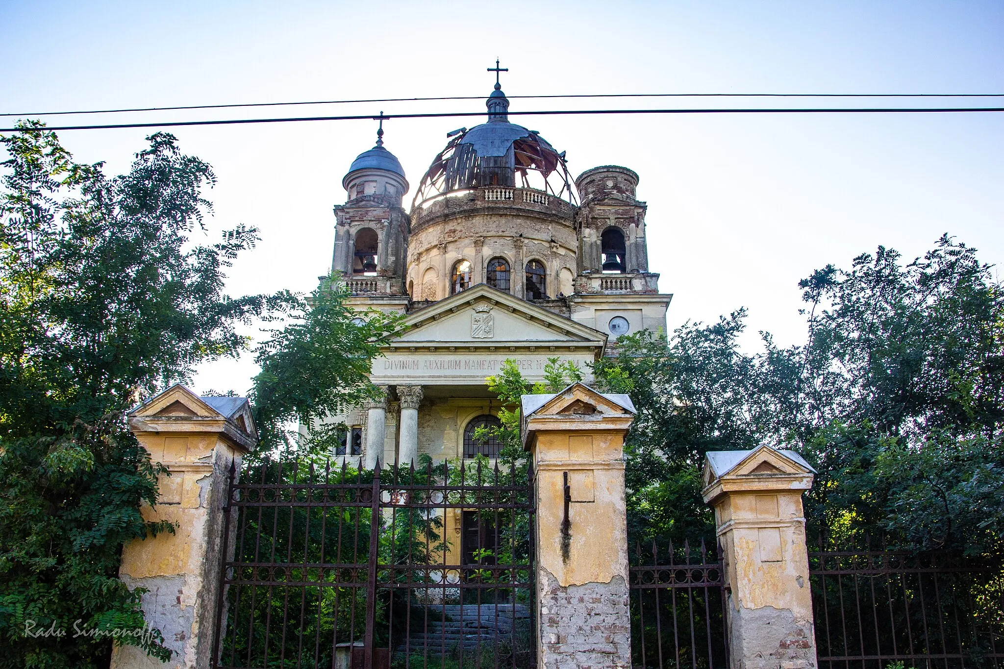 Photo showing: Bobda Catholic Church (Csávossy Mausoleum), Timiș, România, built between 1860 and 1908