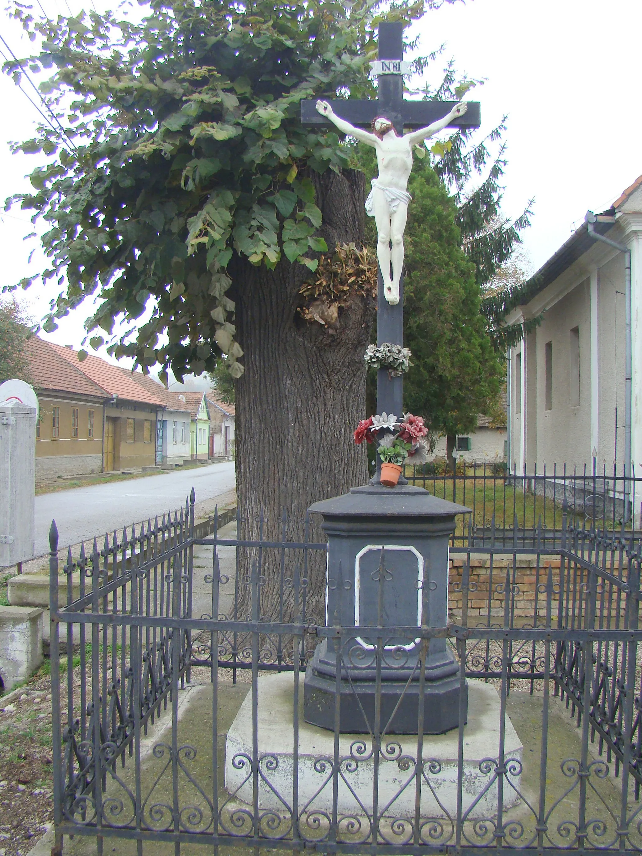 Photo showing: Roman Catholic church in Sadova Veche, Caraș-Severin county, Romania