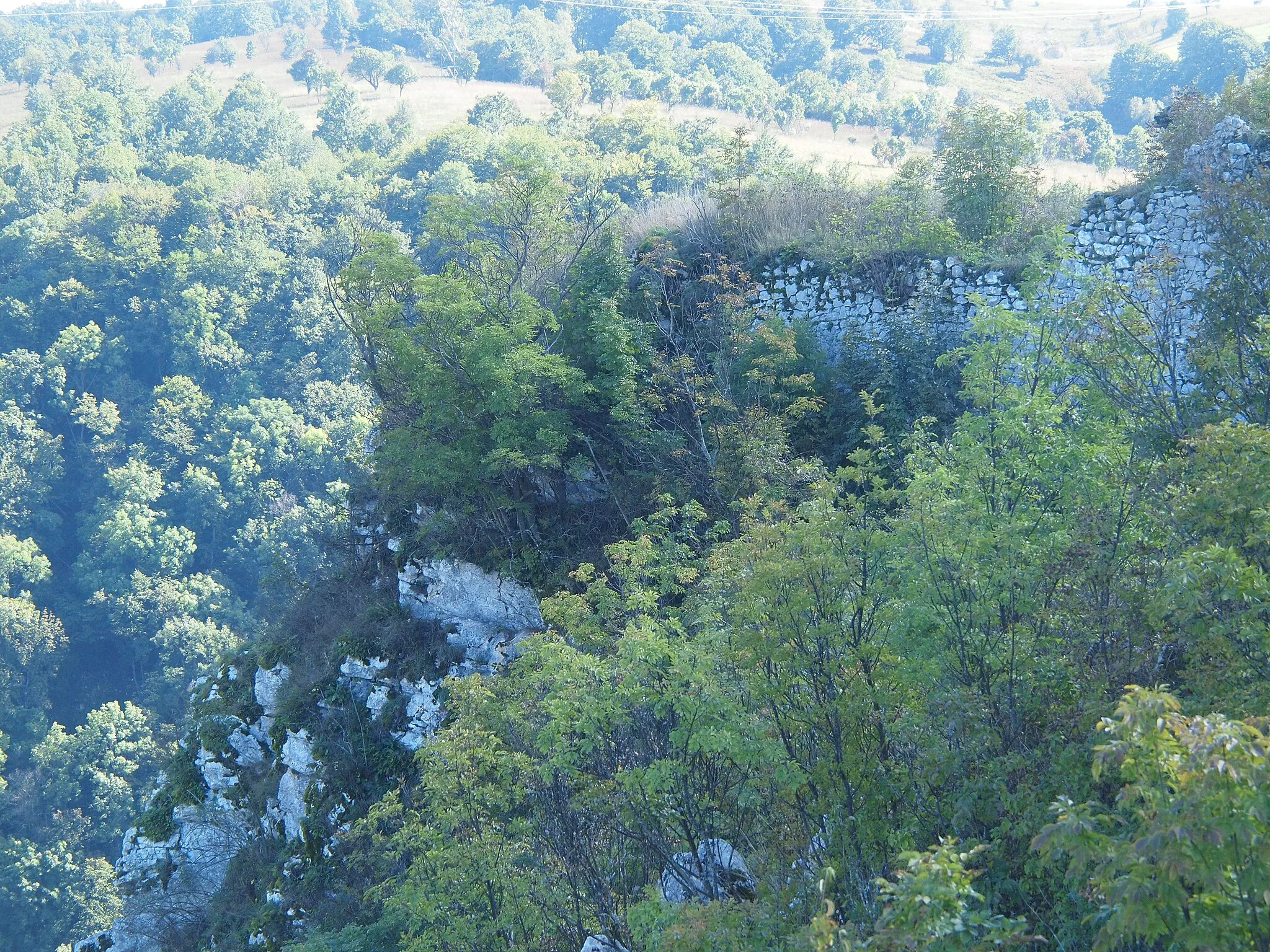 Photo showing: Carașova Fortress, near Iabalcea, Caraș-Severin County, Banat, Romania