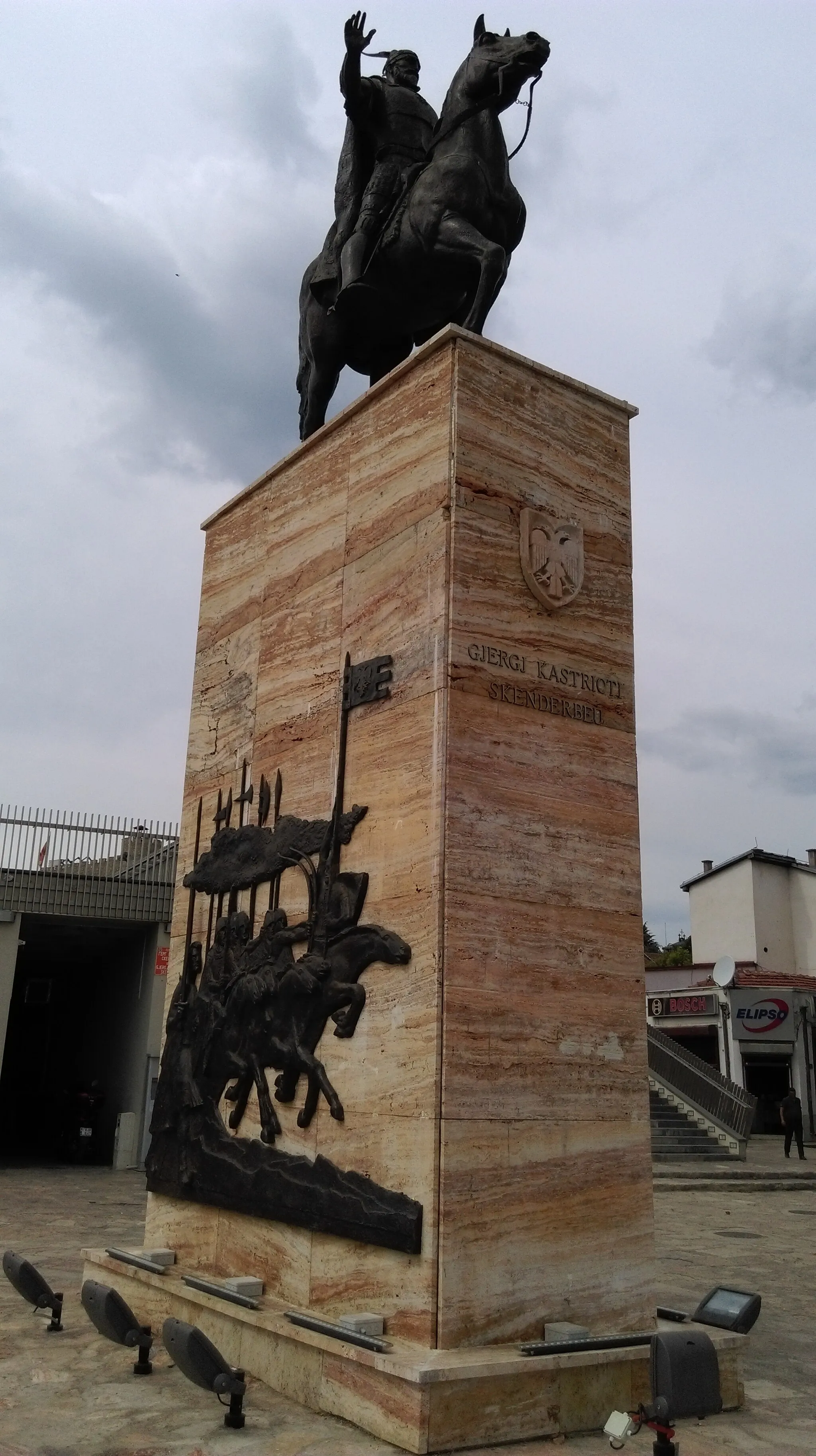 Photo showing: Skenderbeg Monument (Skopje)