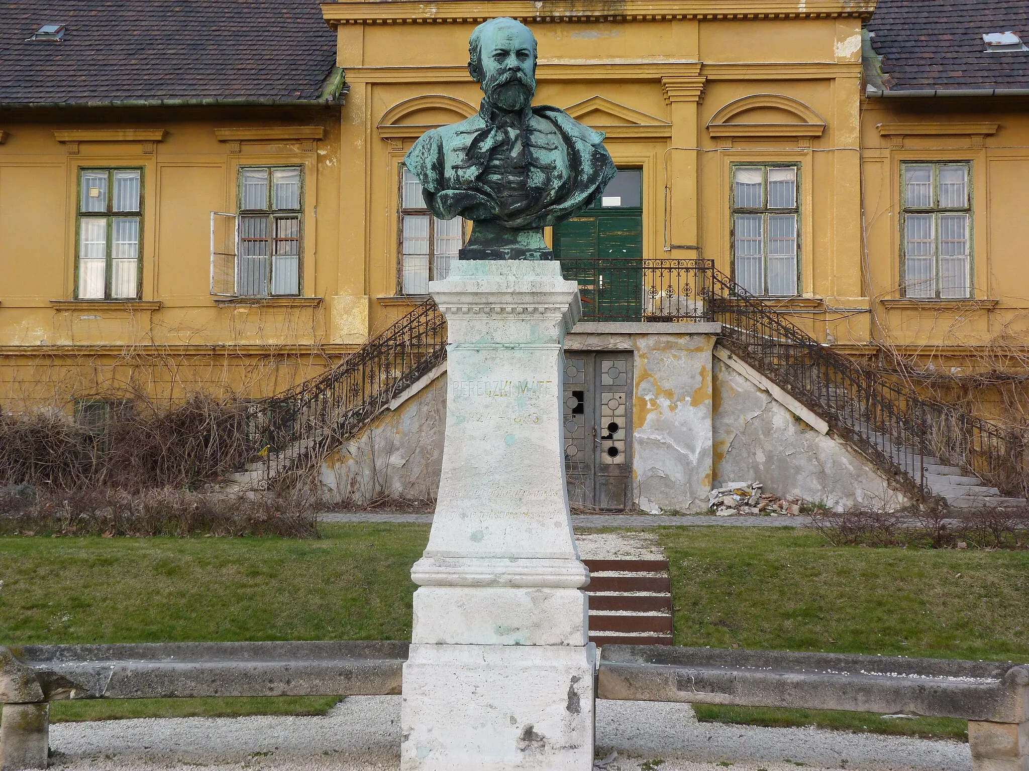 Photo showing: Taken on the 27th of February, 2016. Budai Arborétum, Budapest, Hungary.