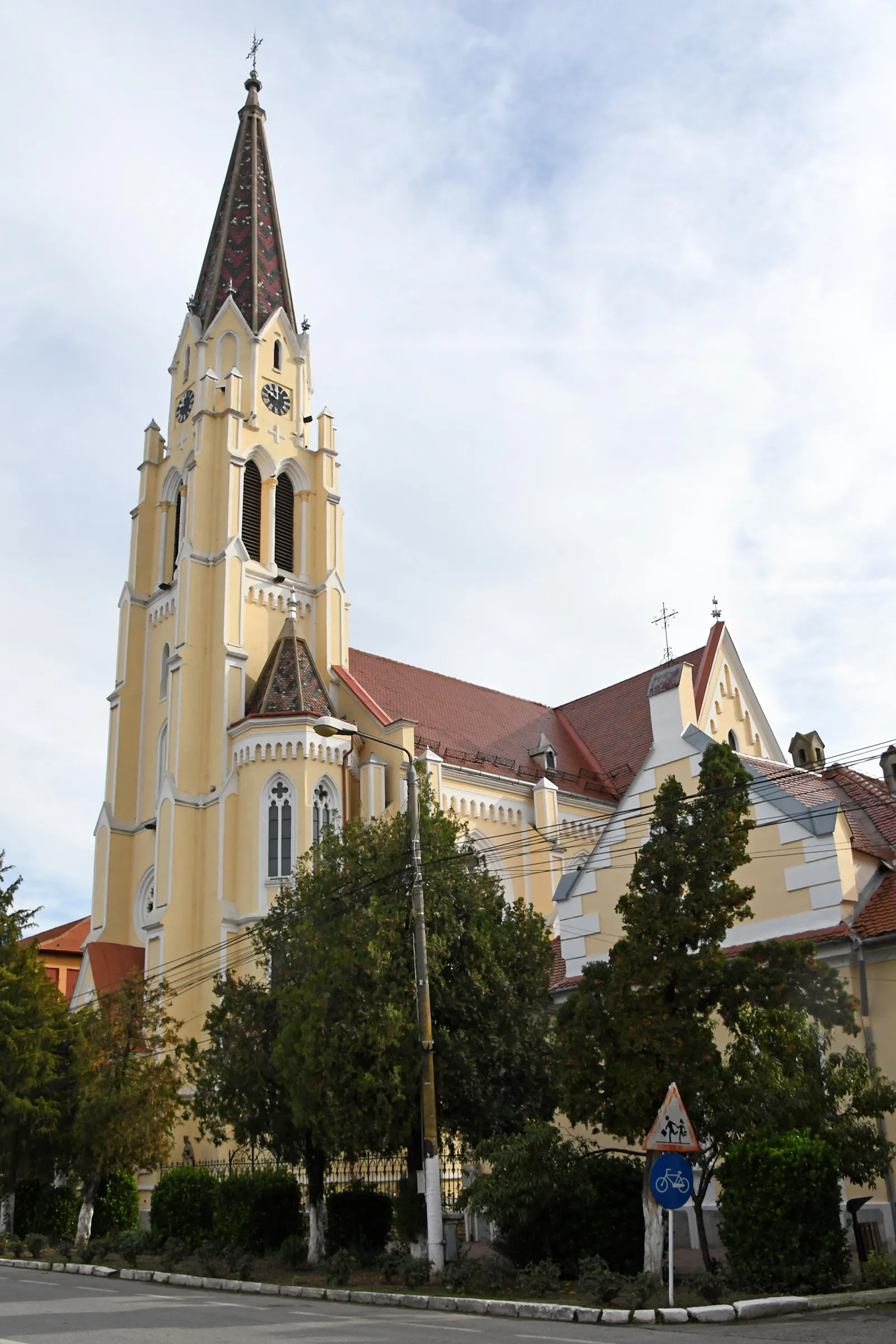 Photo showing: Roman Catholic church in Deta, Romania