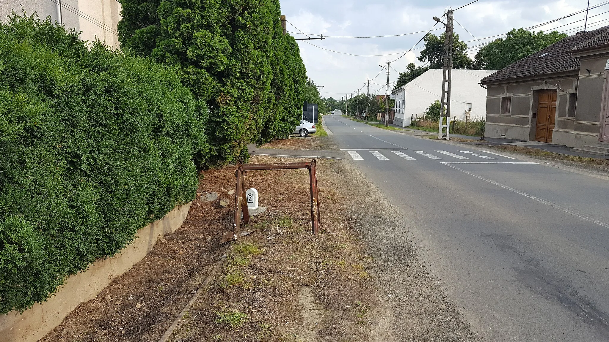 Photo showing: End of a tram track in Ghioroc, Romania. In the past, the line used to continue to Radna.