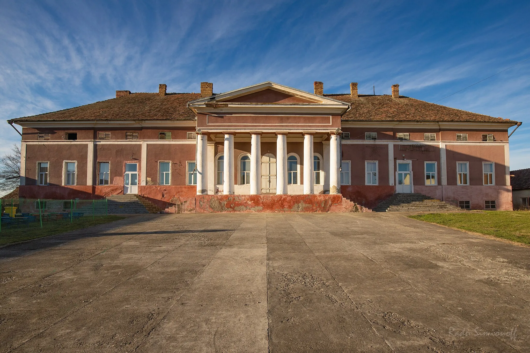 Photo showing: Conacul Mocioni, construit la 1750, dupa planurile arhitectului Mor Kallina