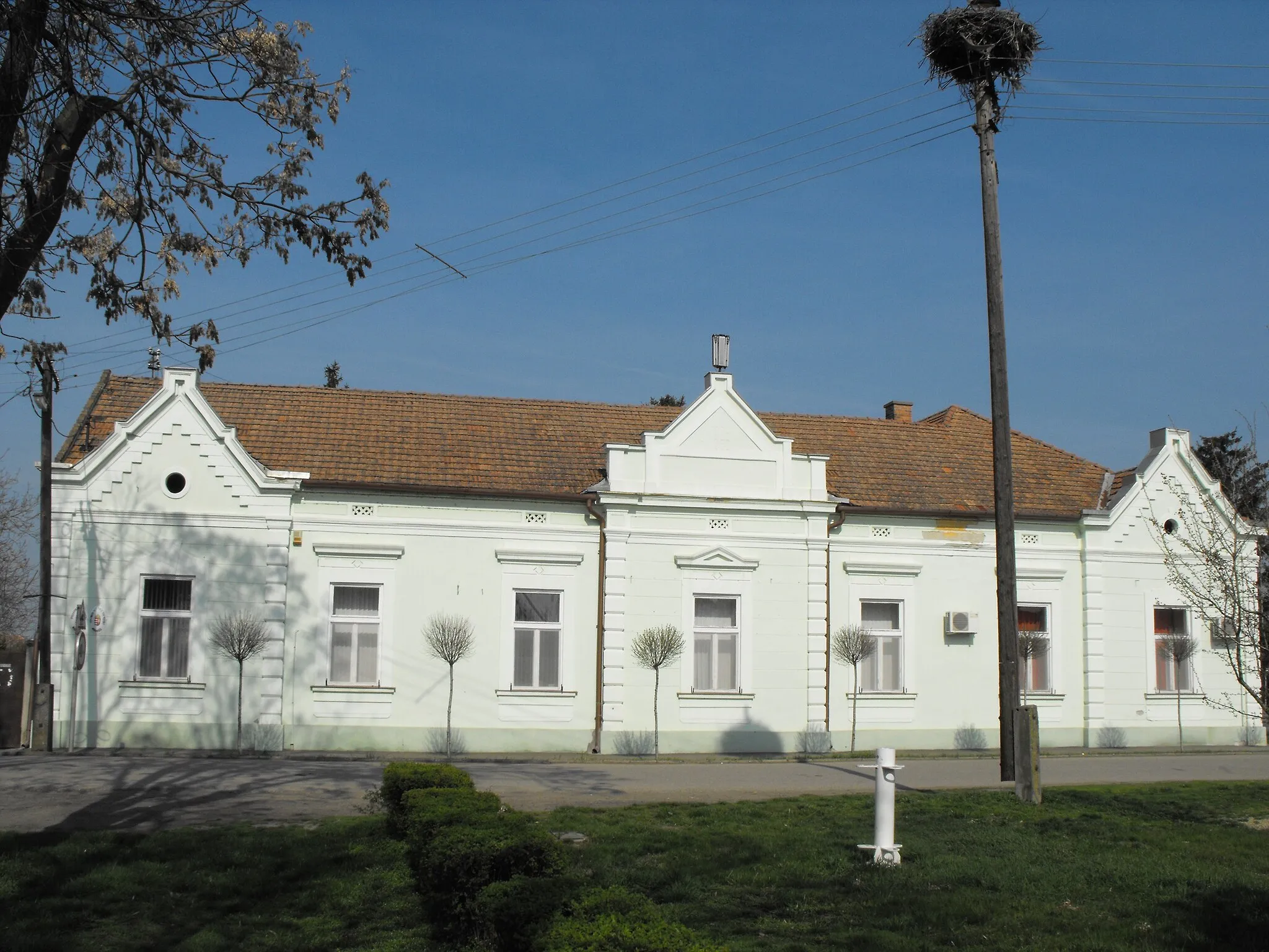 Photo showing: The Village Hall of Maroslele, Hungary.