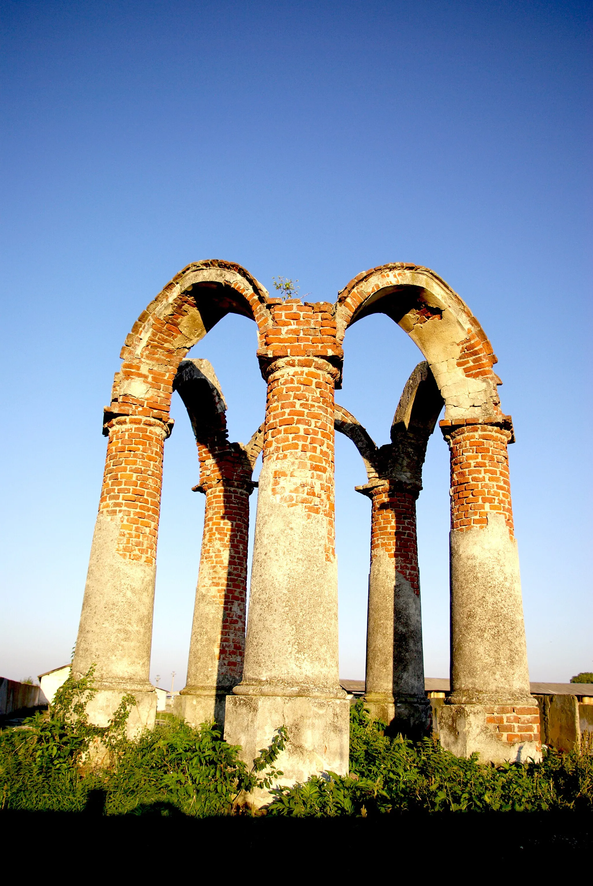 Photo showing: Glorieta din apropierea Castelului banloc