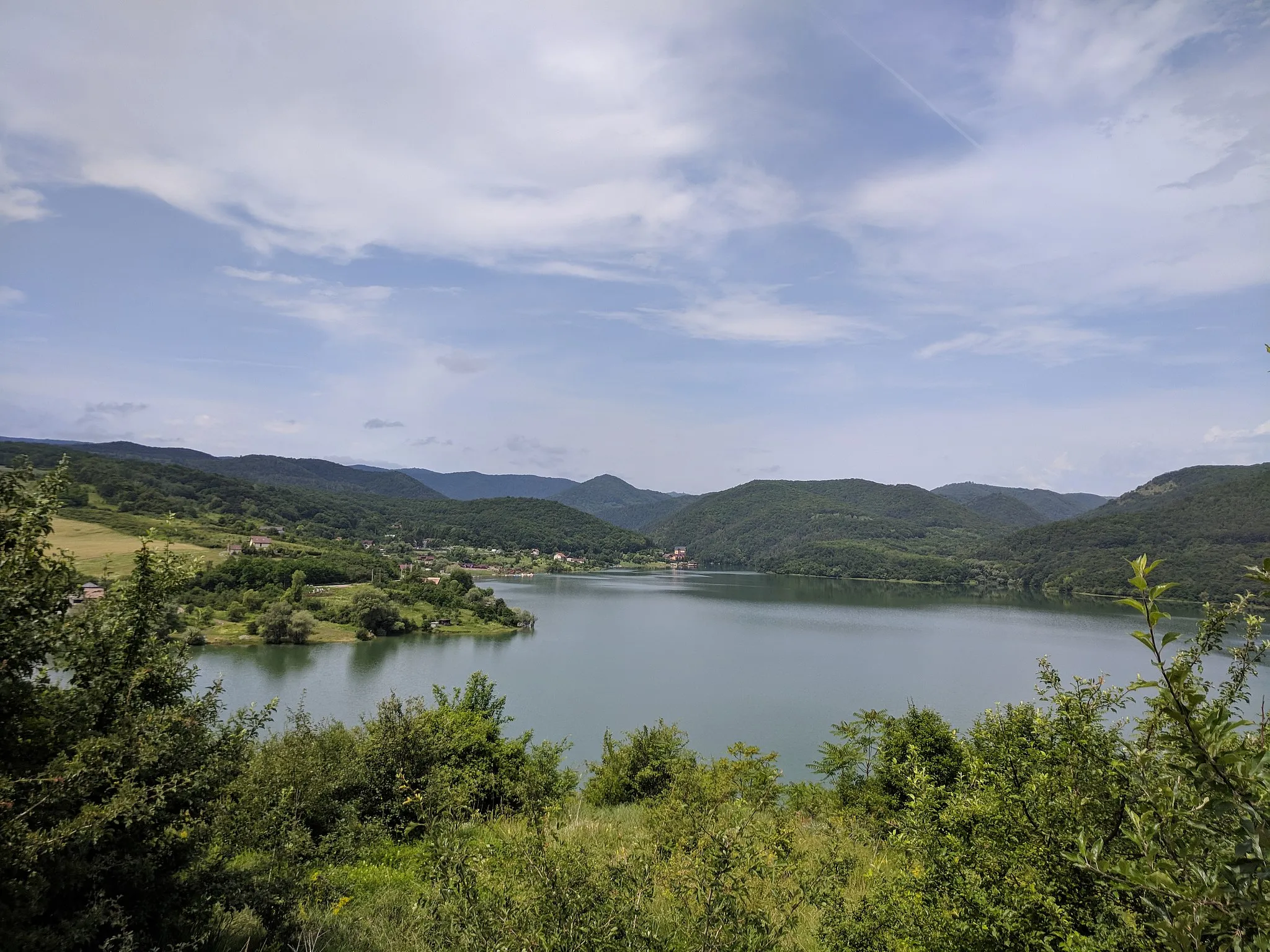 Photo showing: A view of the lake on a sunny early afternoon