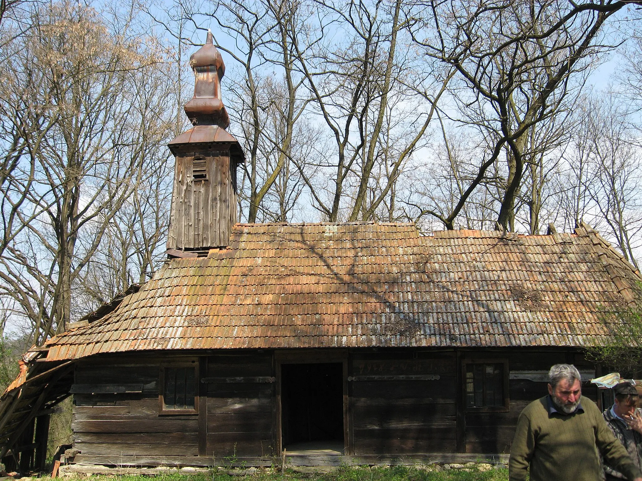Photo showing: Biserica de lemn din fostul sat Baștea, județul Hunedoara