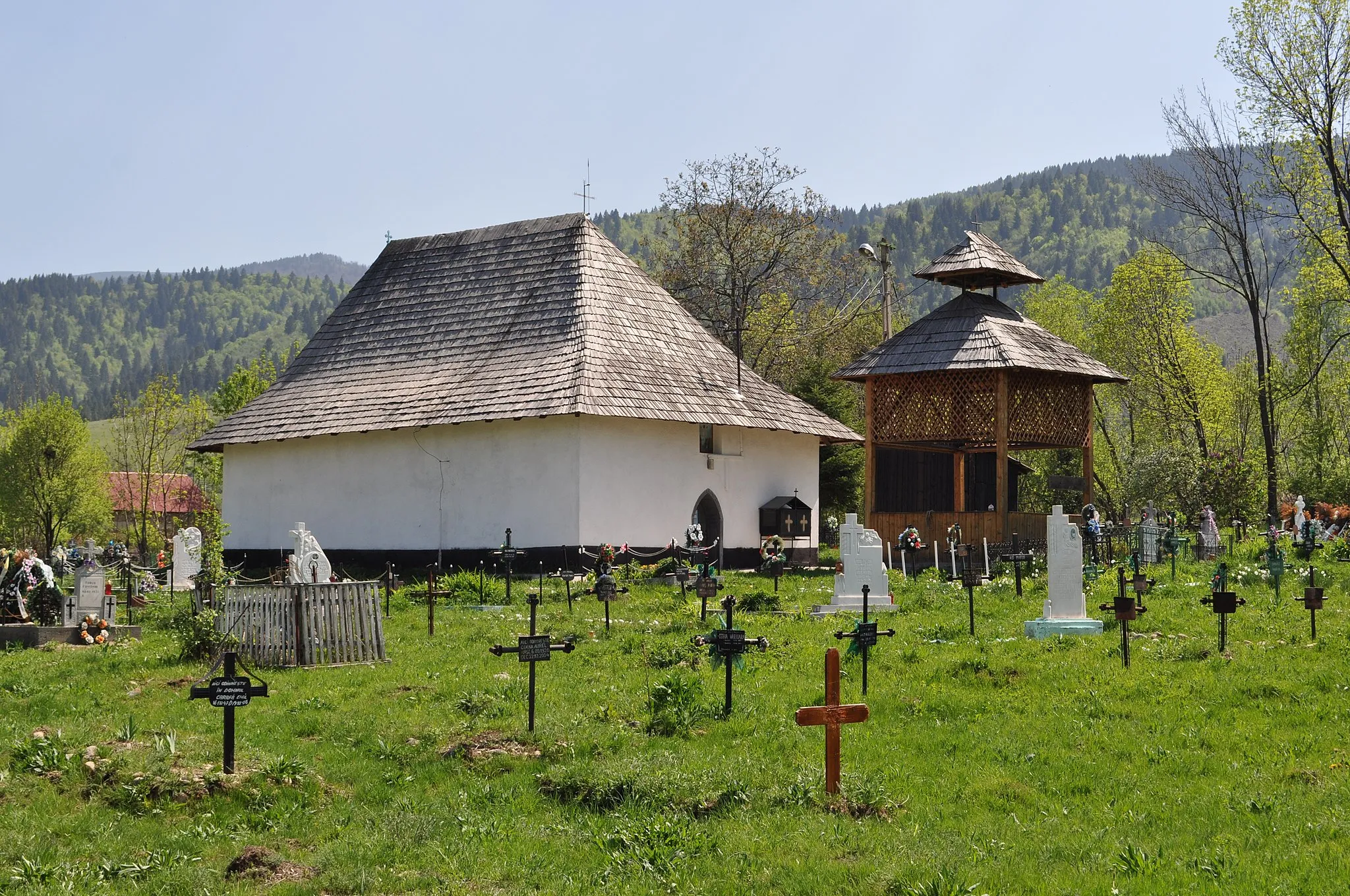 Photo showing: Biserica "Înălţarea Domnului" , sat NUCŞOARA; comuna SĂLAŞU DE SUS