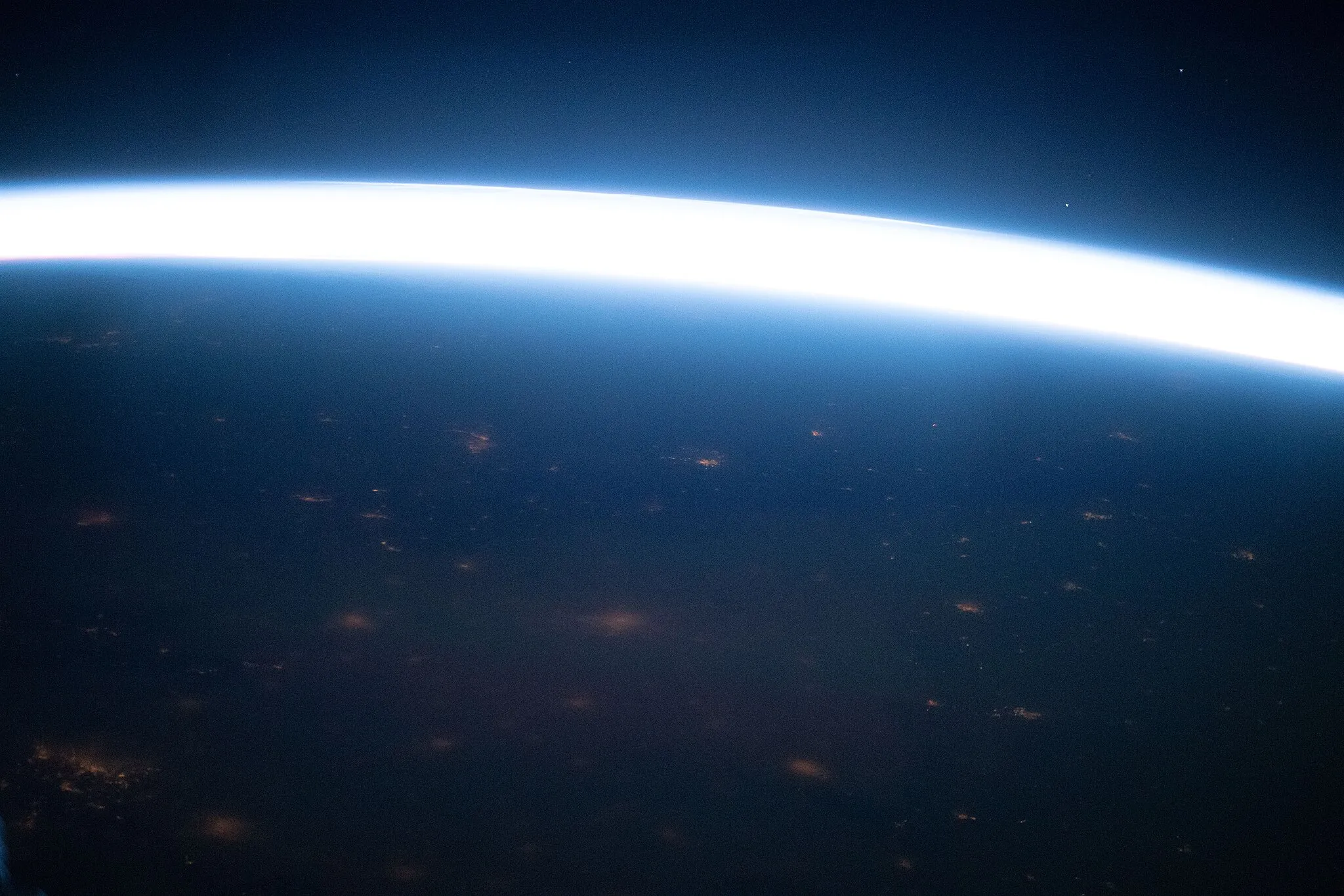 Photo showing: View of Earth taken during ISS Expedition 65.