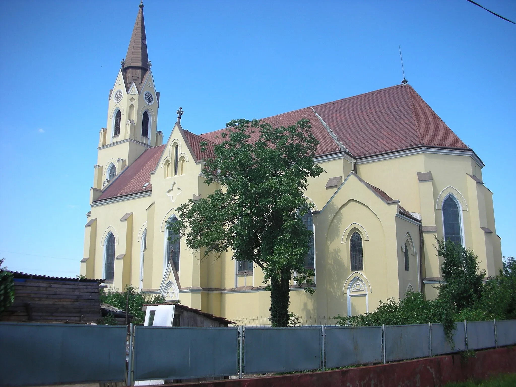 Photo showing: Roman Catholic church in Ciacova (Csákova, Tschakowa), Banat region, Romania