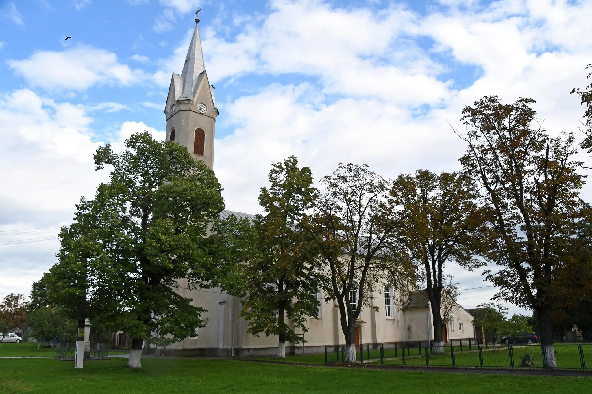 Photo showing: Roman Catholic church in Darova, Romania