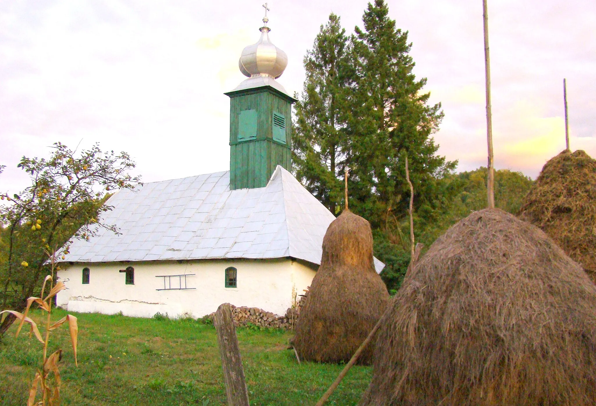 Photo showing: Biserica de lemn din groși, județul Timiș