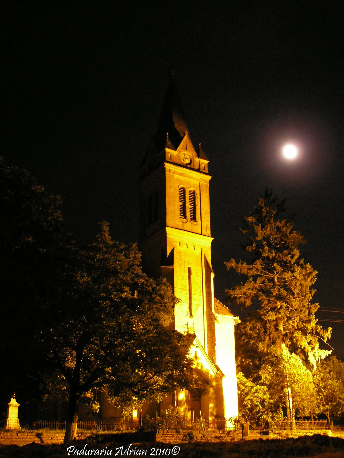 Photo showing: biserica catolica