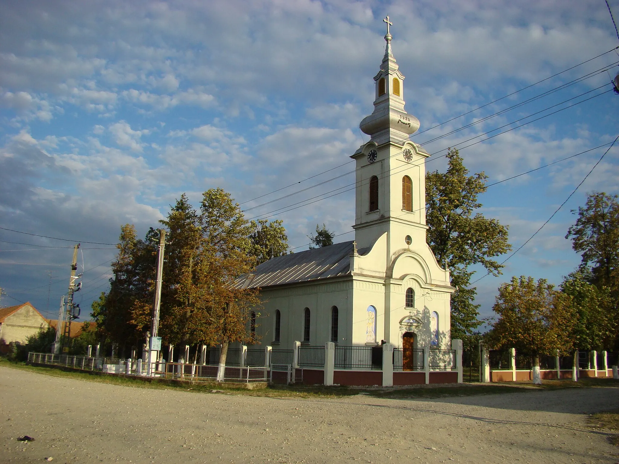 Photo showing: Biserica nouă din Căpăt, Timiș