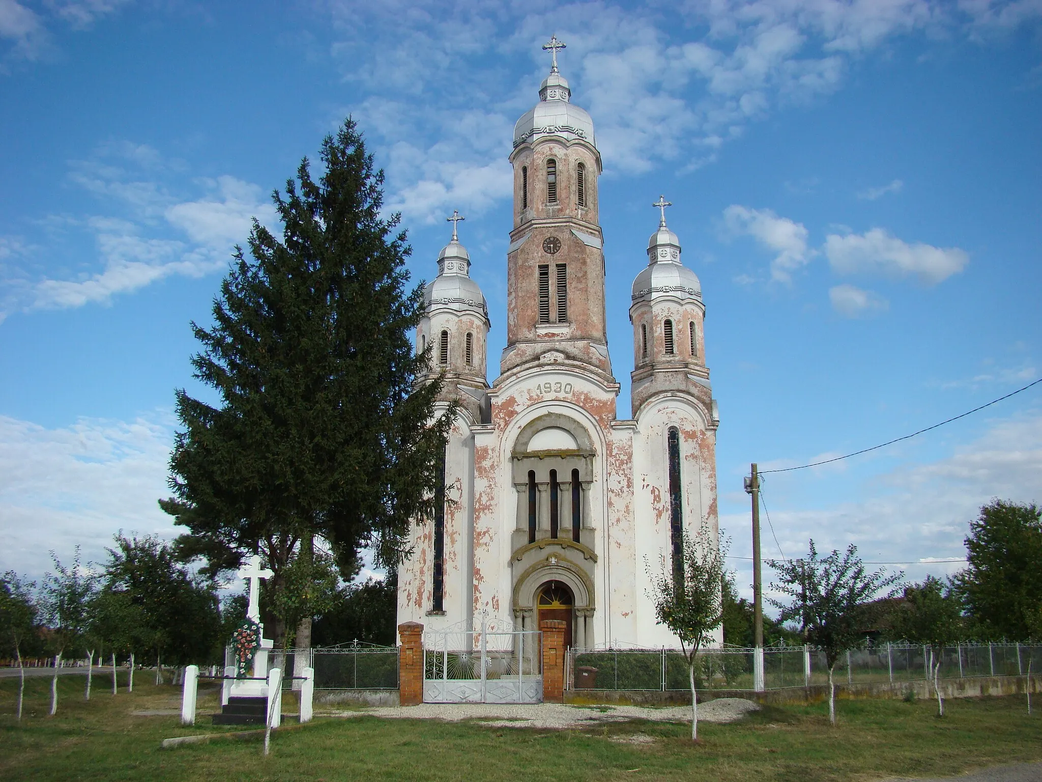 Photo showing: Greek Catholic church in Racovița, Timiș County, Romania