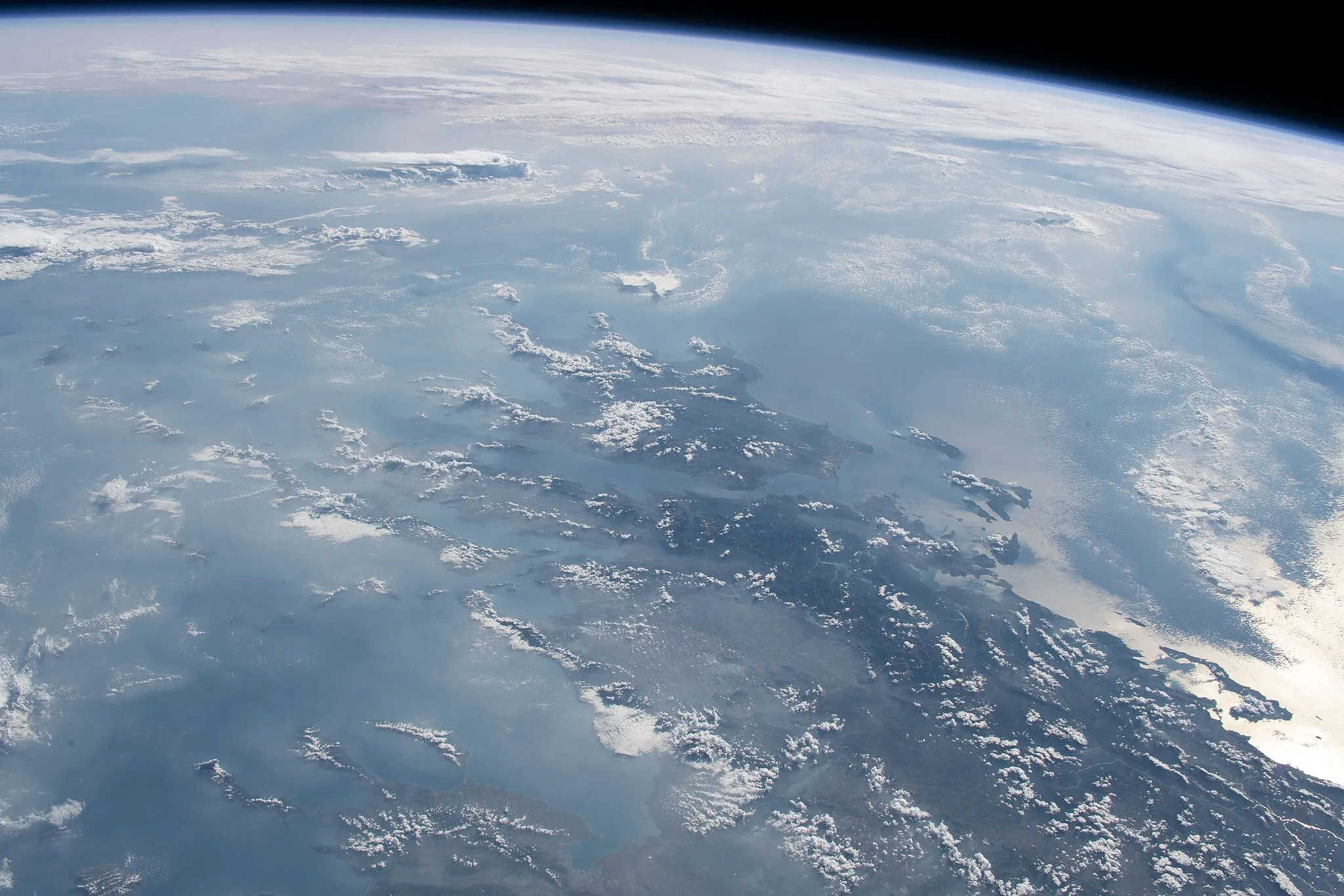 Photo showing: View of Earth taken during ISS Expedition 61.