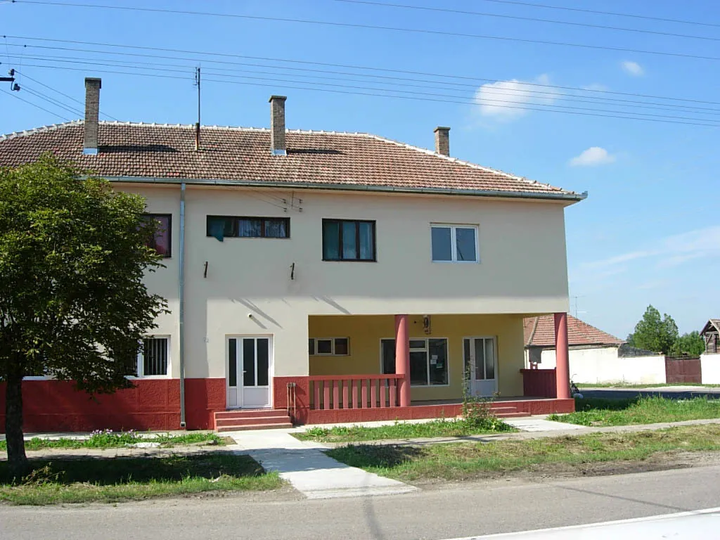 Photo showing: Health centre in Velika Greda.