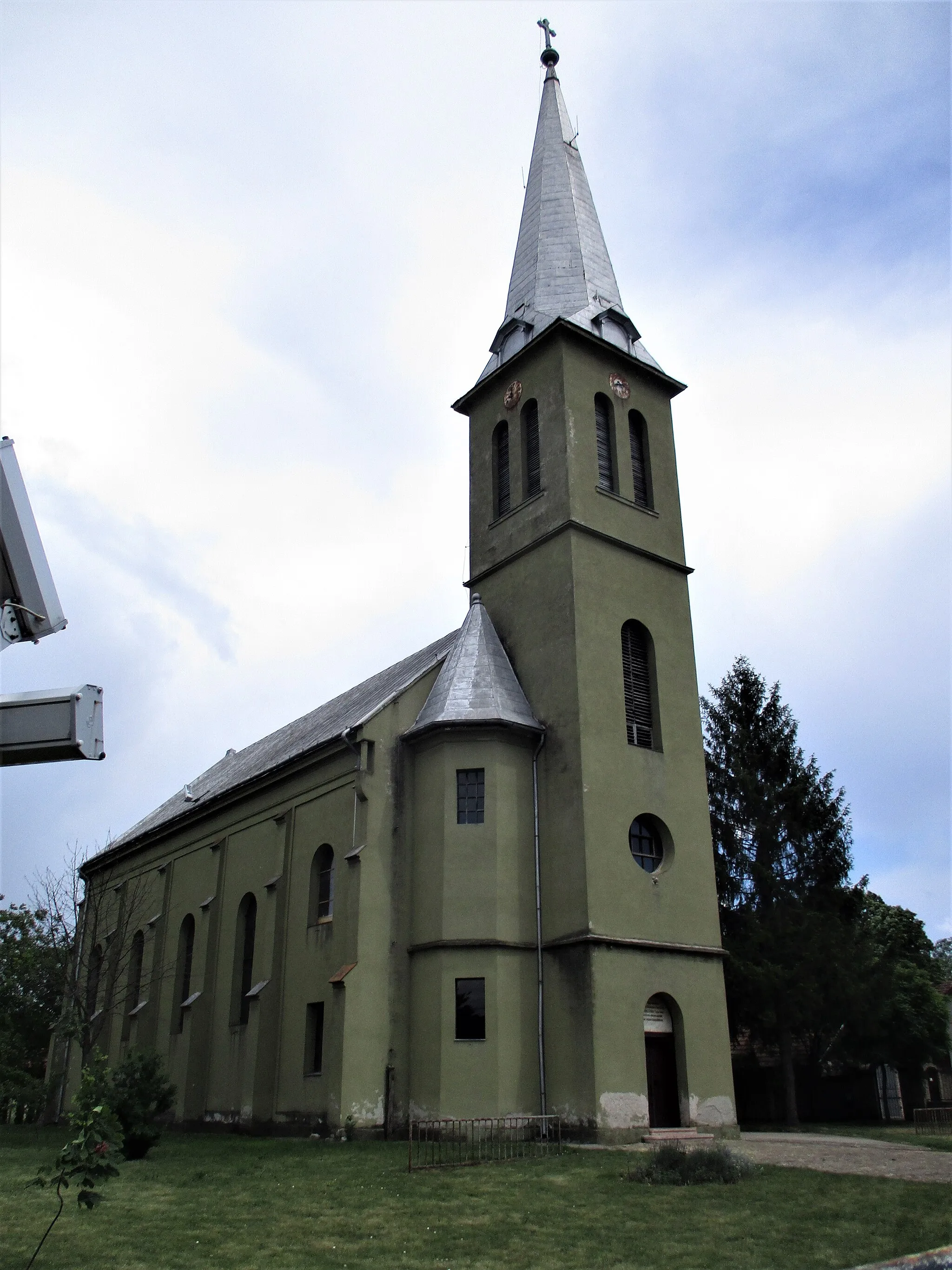 Photo showing: Catholic church in Tornjoš, municipality Senta