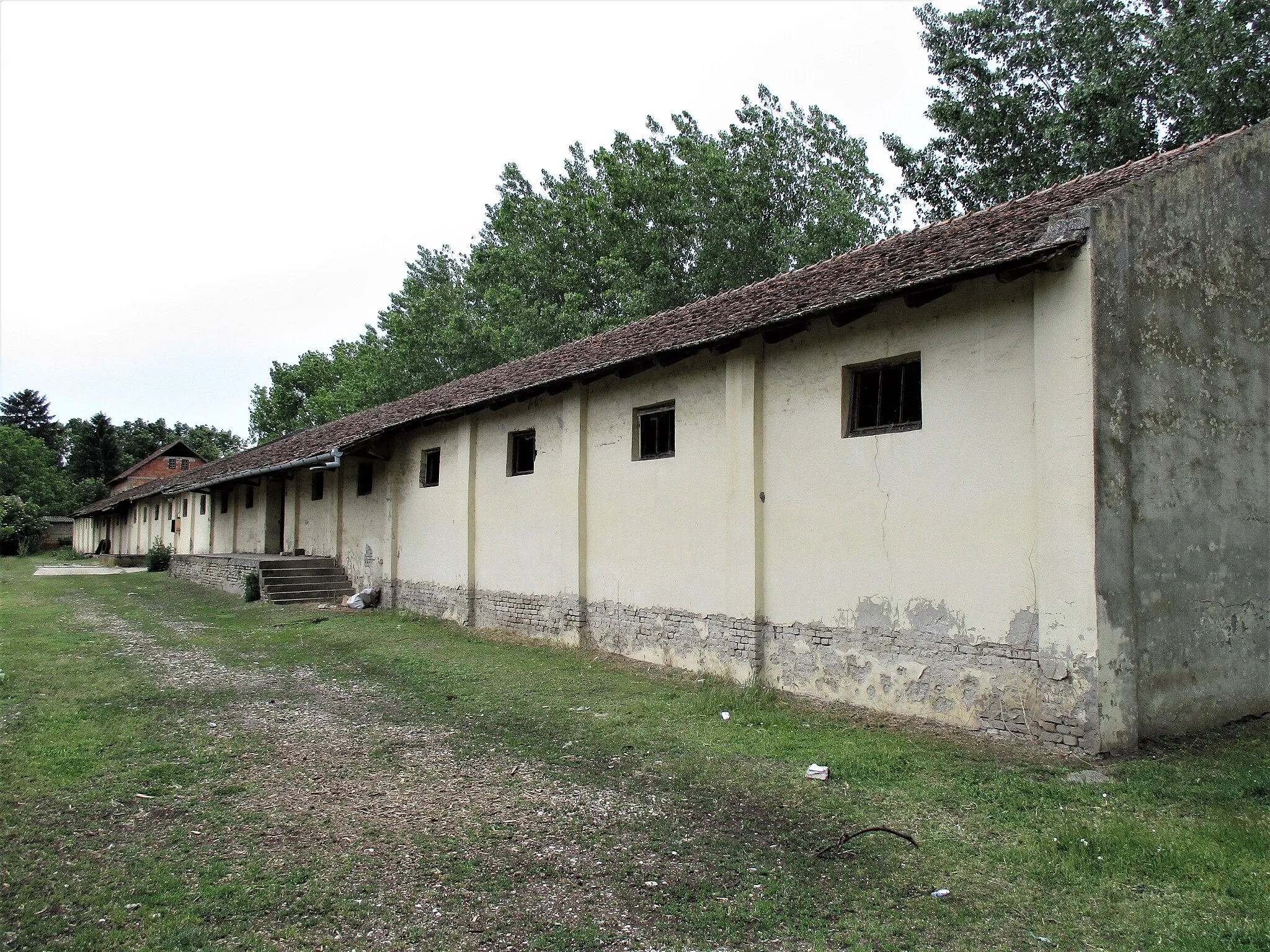 Photo showing: Old warehouse in Tornjoš. municipality Senta, Serbia