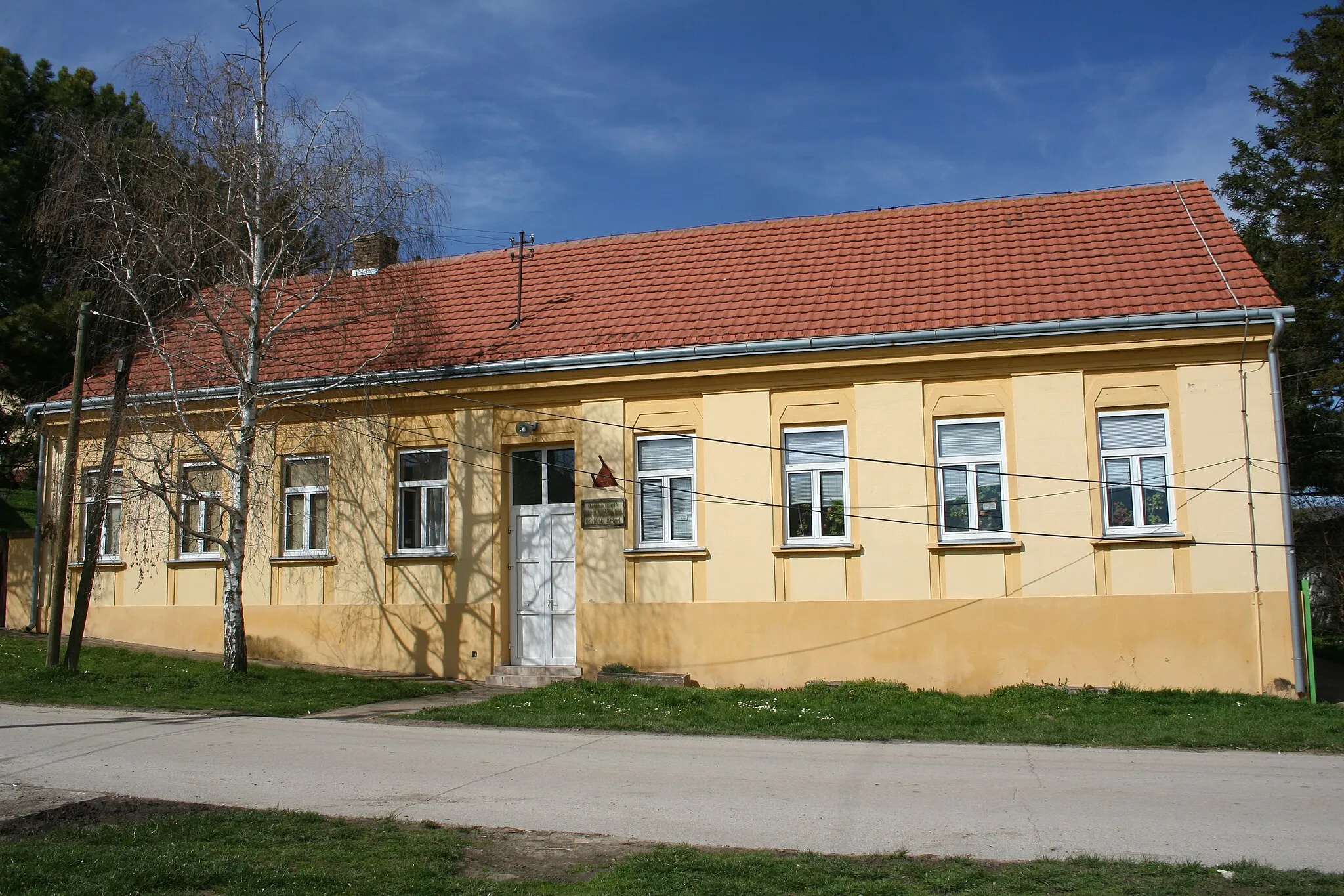 Photo showing: Šuljam, škola