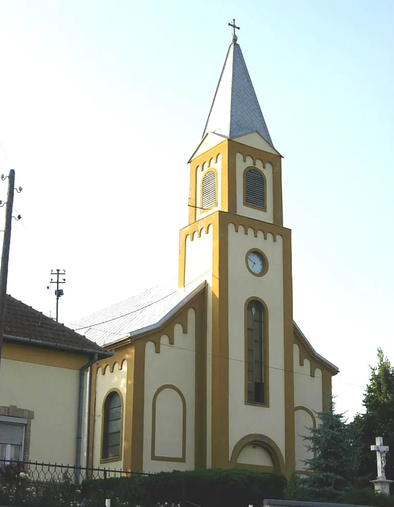 Photo showing: The Saint Michael Archangel Catholic Church in Trešnjevac.