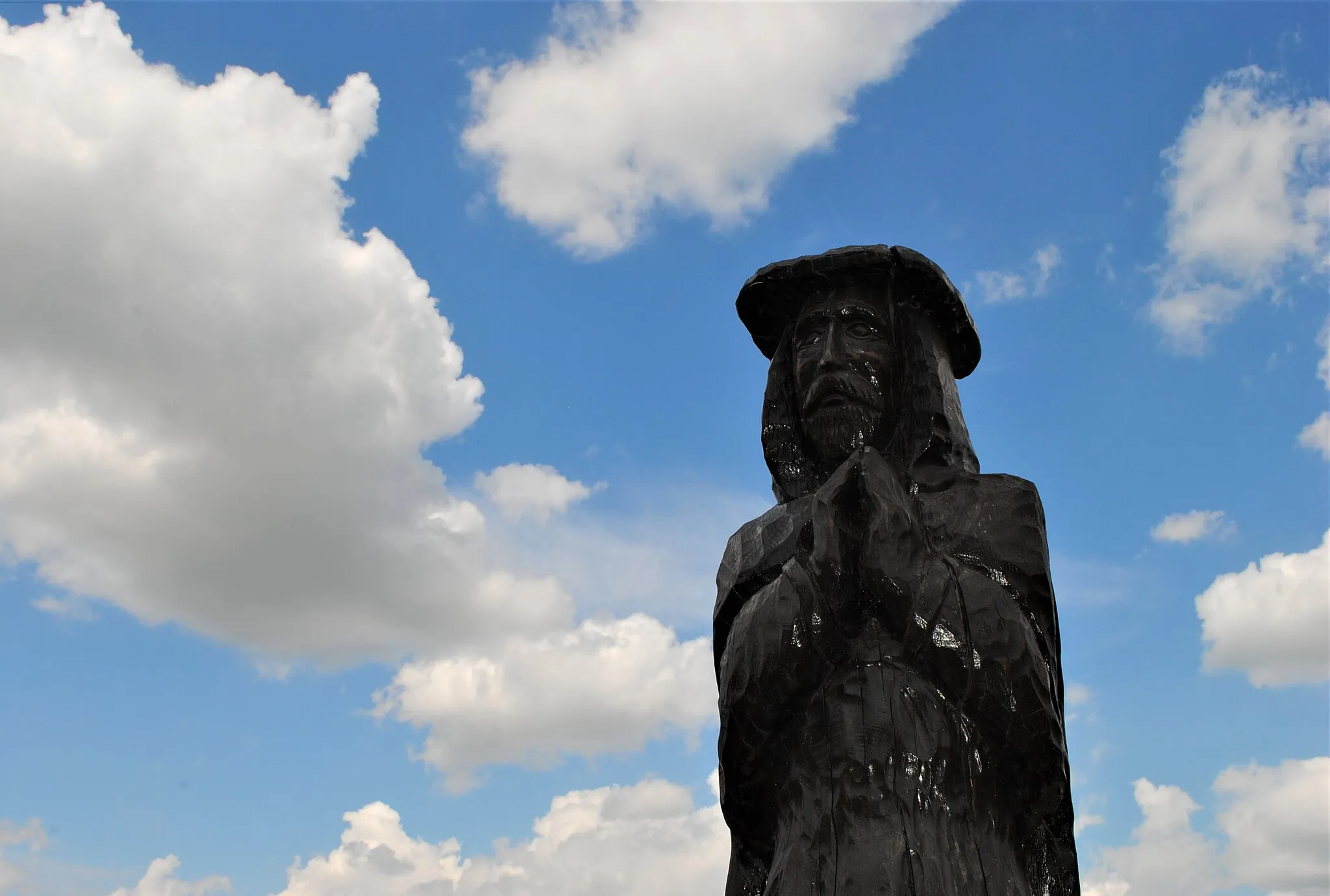 Photo showing: Wooden Statue of Saint Wendelin, patron saint of herdsmen and shepherds.