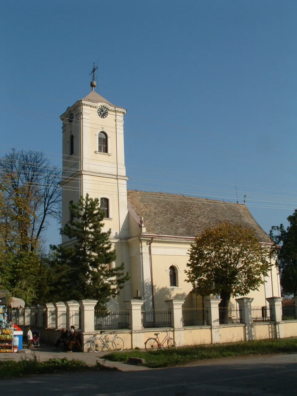 Photo showing: Veliki Radinci - Church