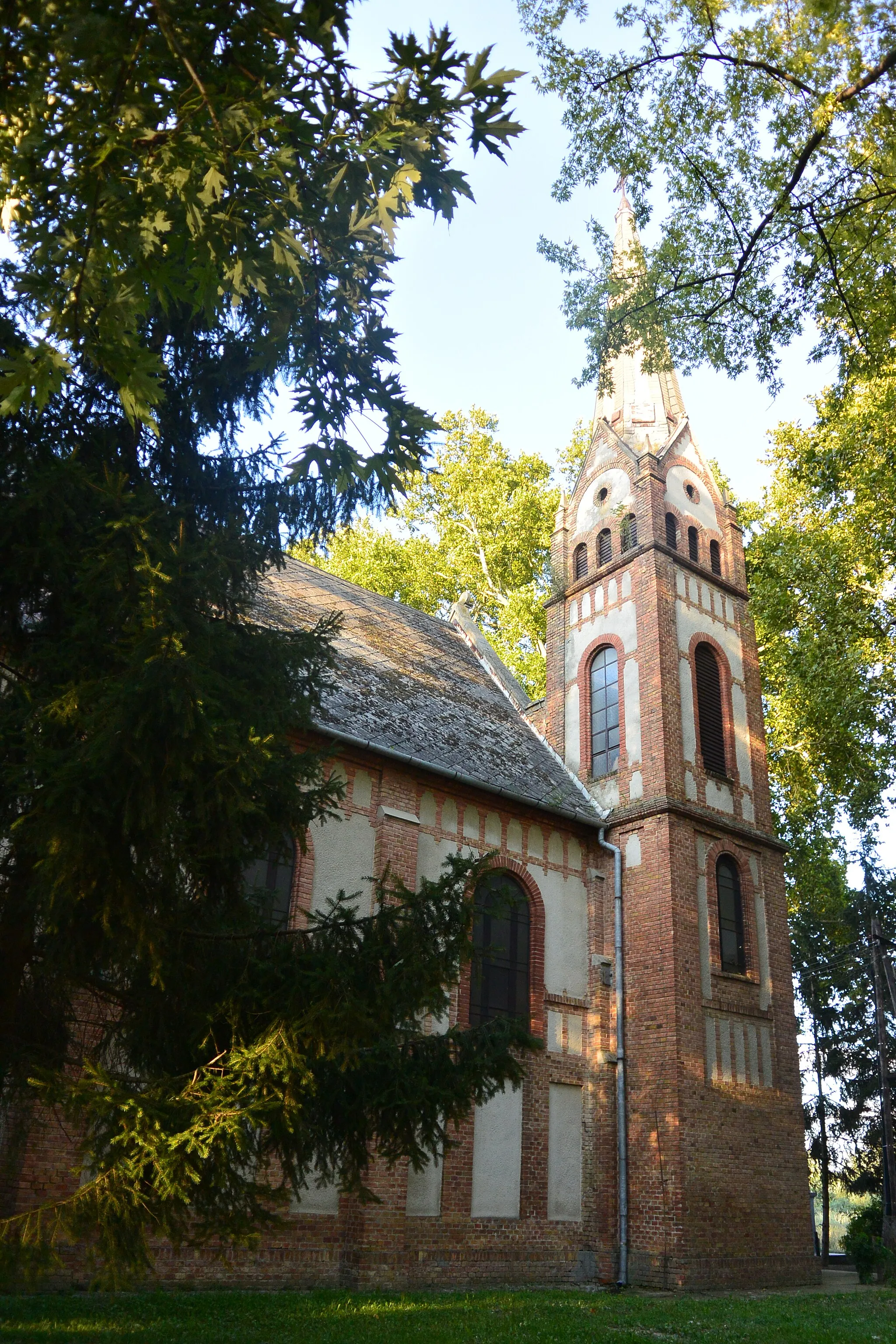 Photo showing: Jézus Szent Szíve templom vagy másnéven a Püspökpusztai templom, Dávod-Püspökpuszta