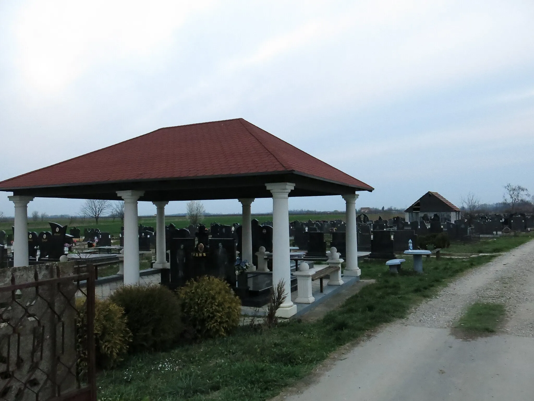 Photo showing: Zminjak, Cemetery