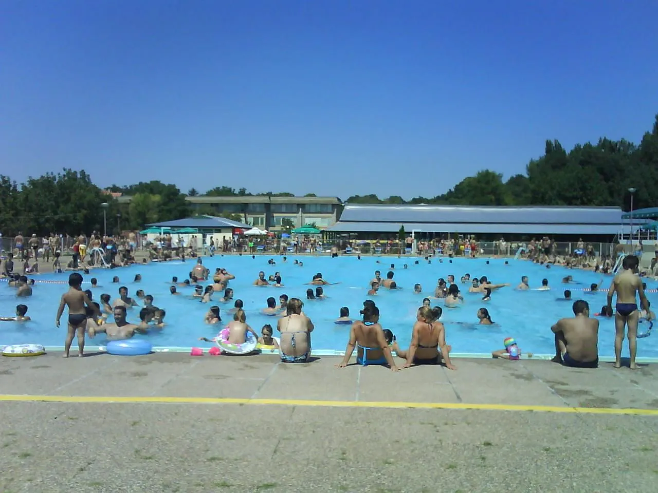 Photo showing: Swimming pool in Temerin