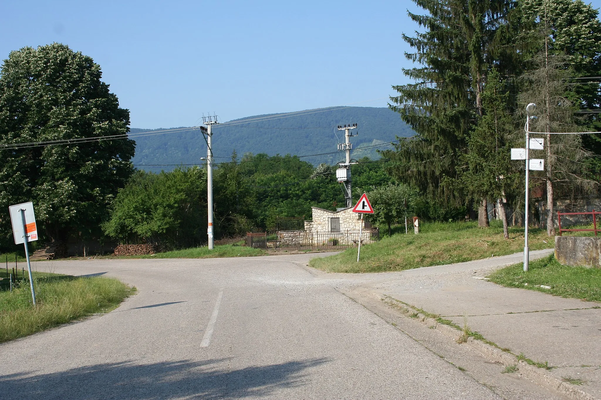 Photo showing: Centar sela, Desić