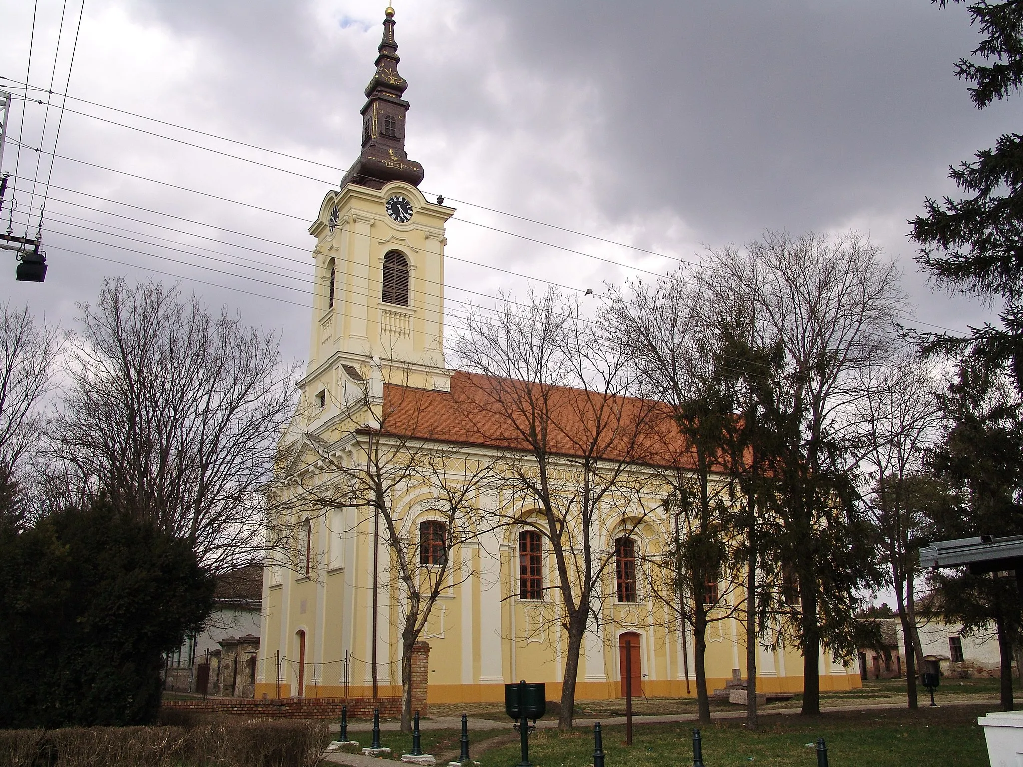 Photo showing: Serbian Orthodox church of the Dormition of the Mother of God in Perlez - southwest