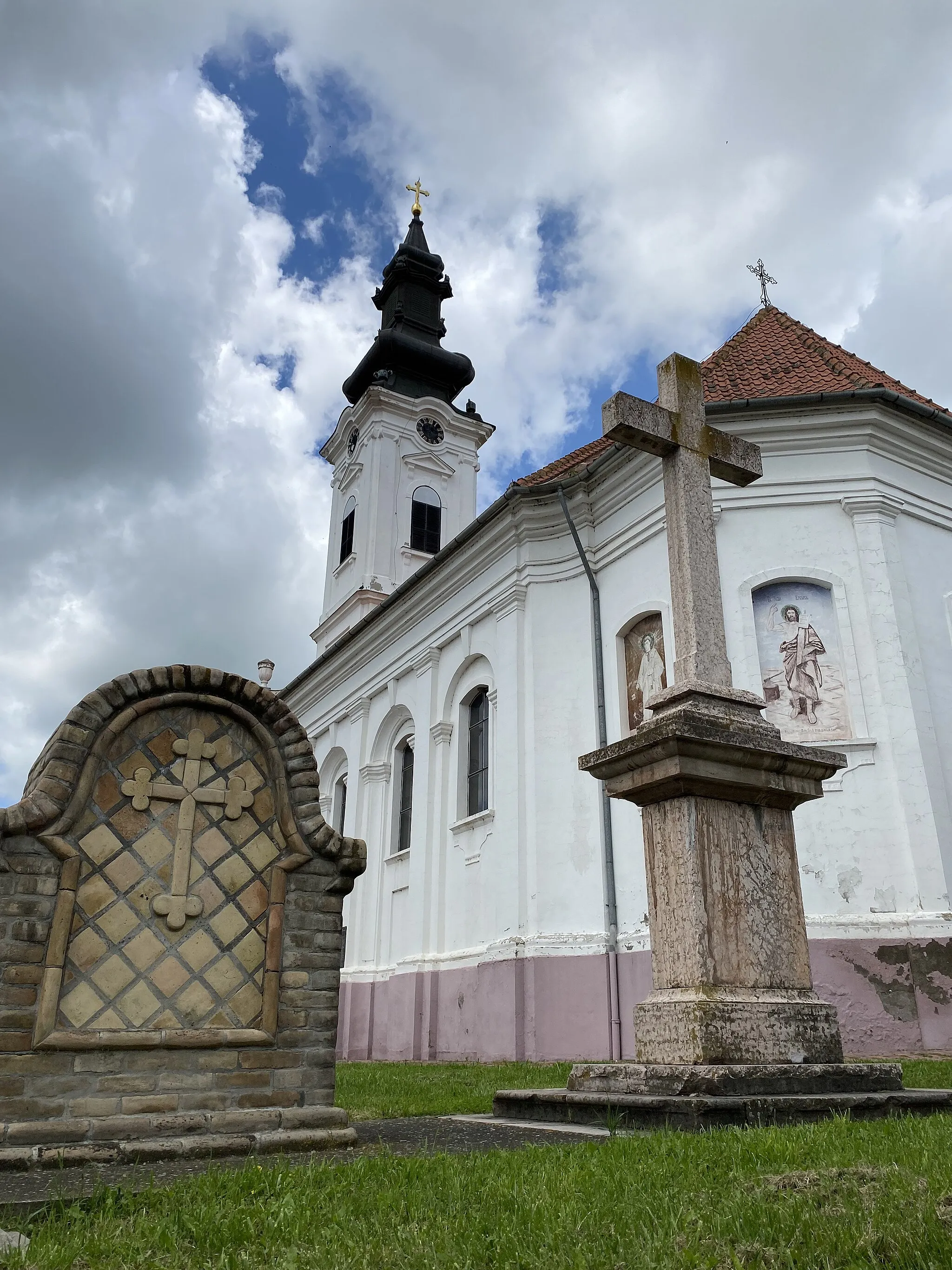 Photo showing: Црква Успења Пресвете Богородице у Улици Јована Рајића бр. 1 у Тителу.