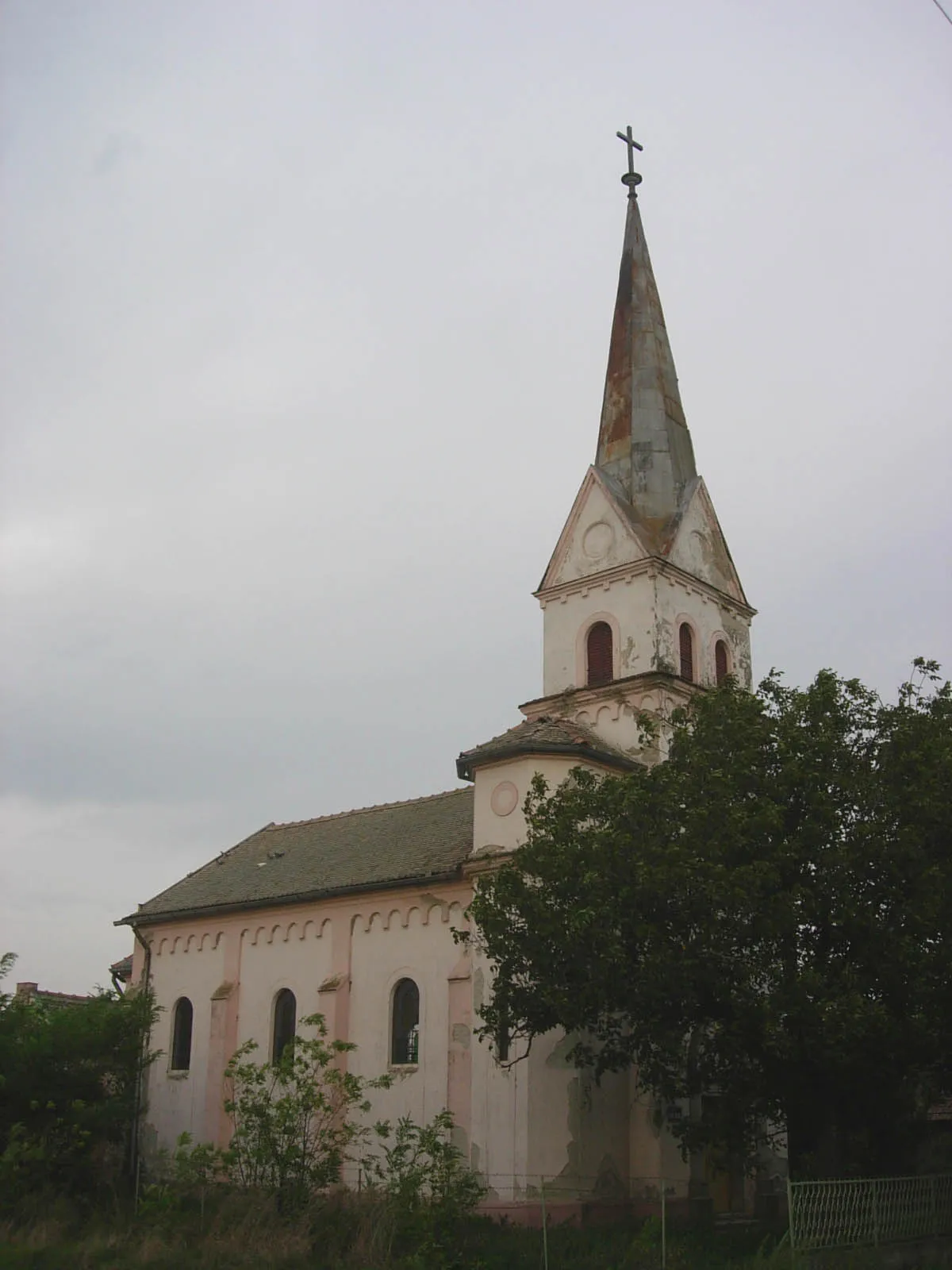 Photo showing: Saint Mary Magdalene the Repenter Roman Catholic Church in Bikač, Vojvodina, Serbia.