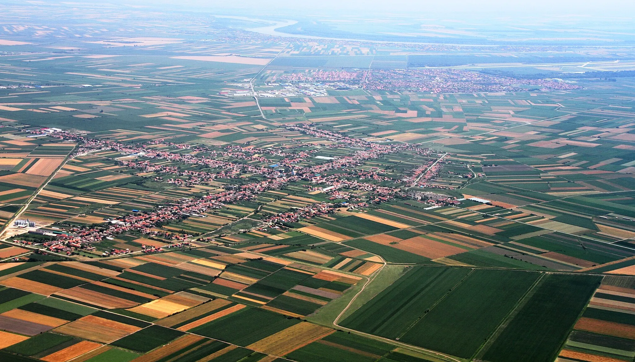 Photo showing: Aerial view from west towards east, of Vojka in Srem, Vojvodina (Serbia)