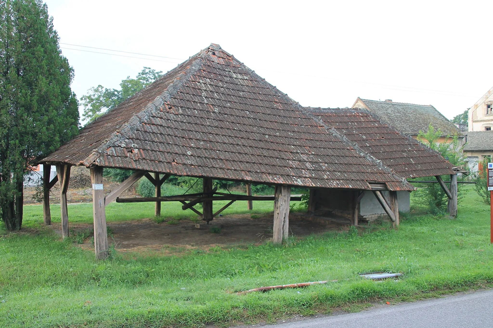 Photo showing: Bunari u Vladimirovcu